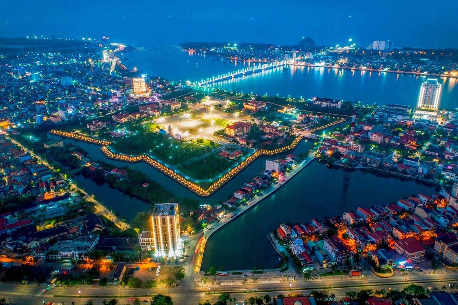 Đồng Hới - thành phố xinh đẹp với nền ẩm thực phong phú 