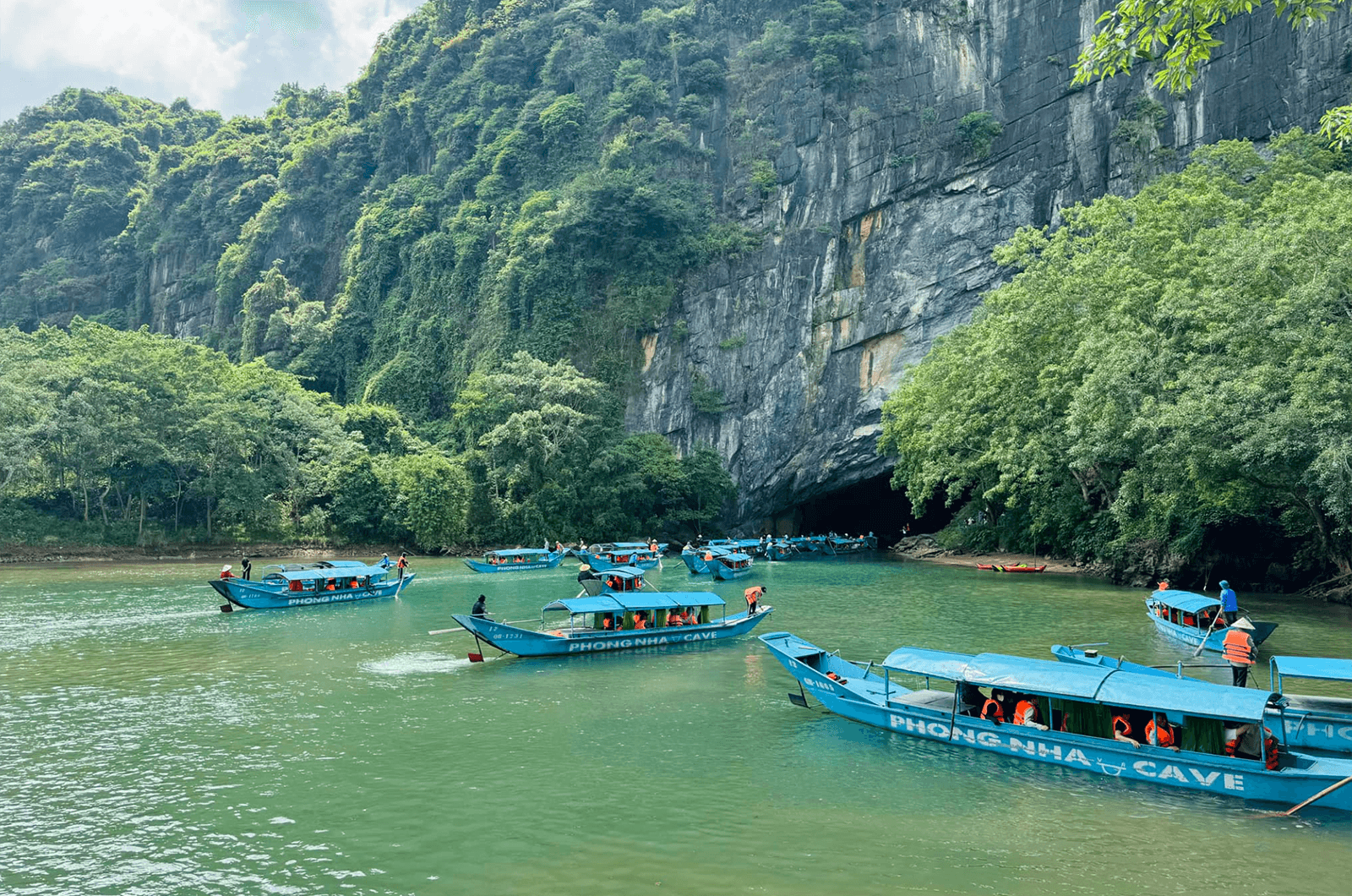 Động Phong Nha 555