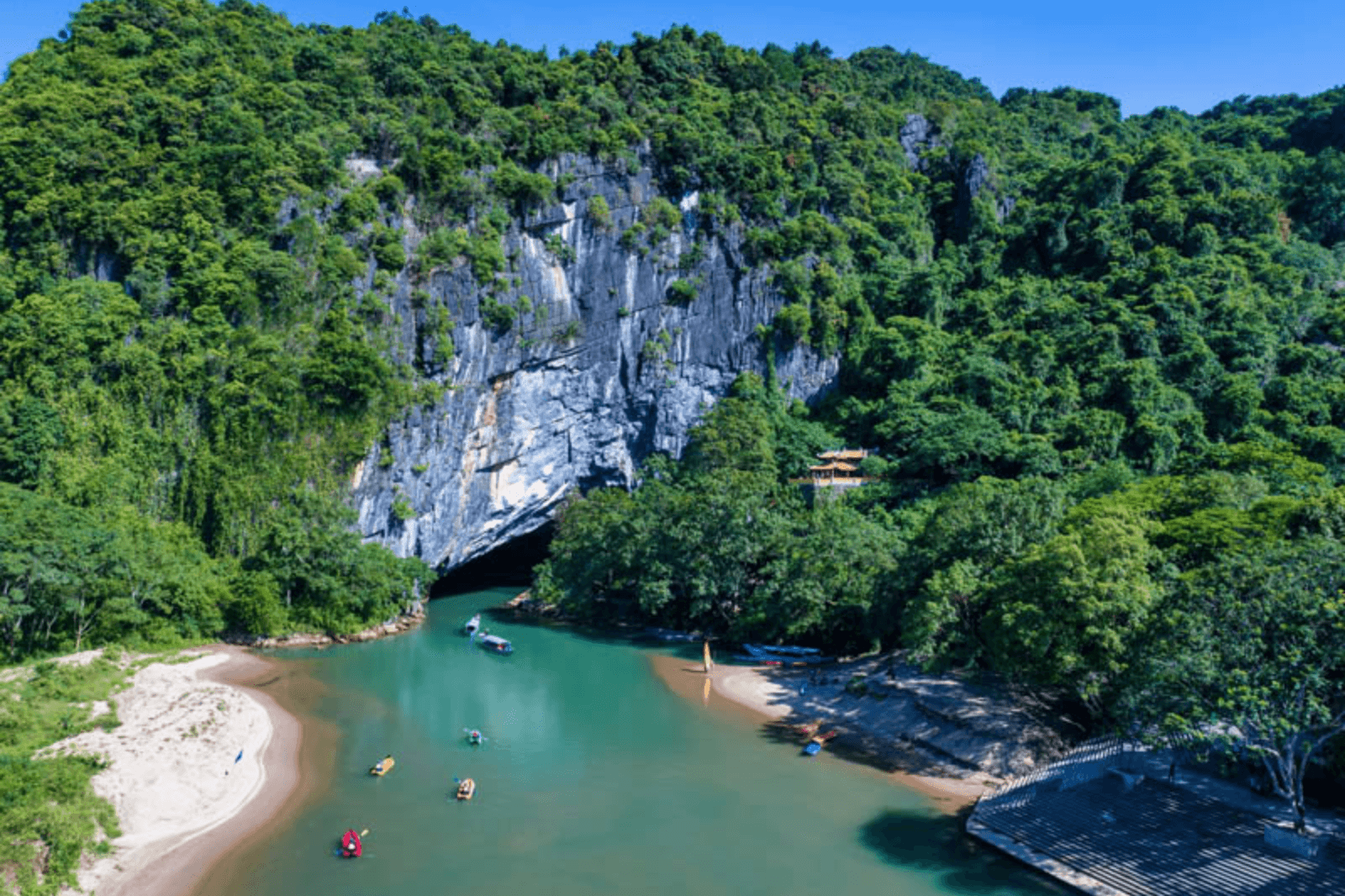 Động Phong Nha - cửa ngõ khám phá các hang động trong khu vực