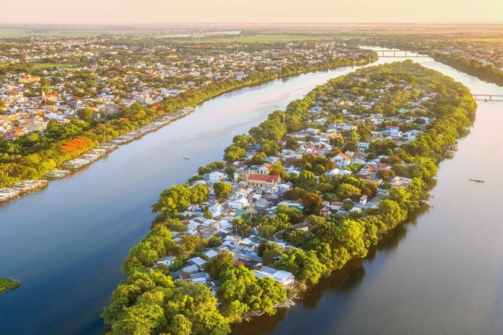 Dòng Hướng Giang - Bản giao hòa trong thi ca nhạc họa