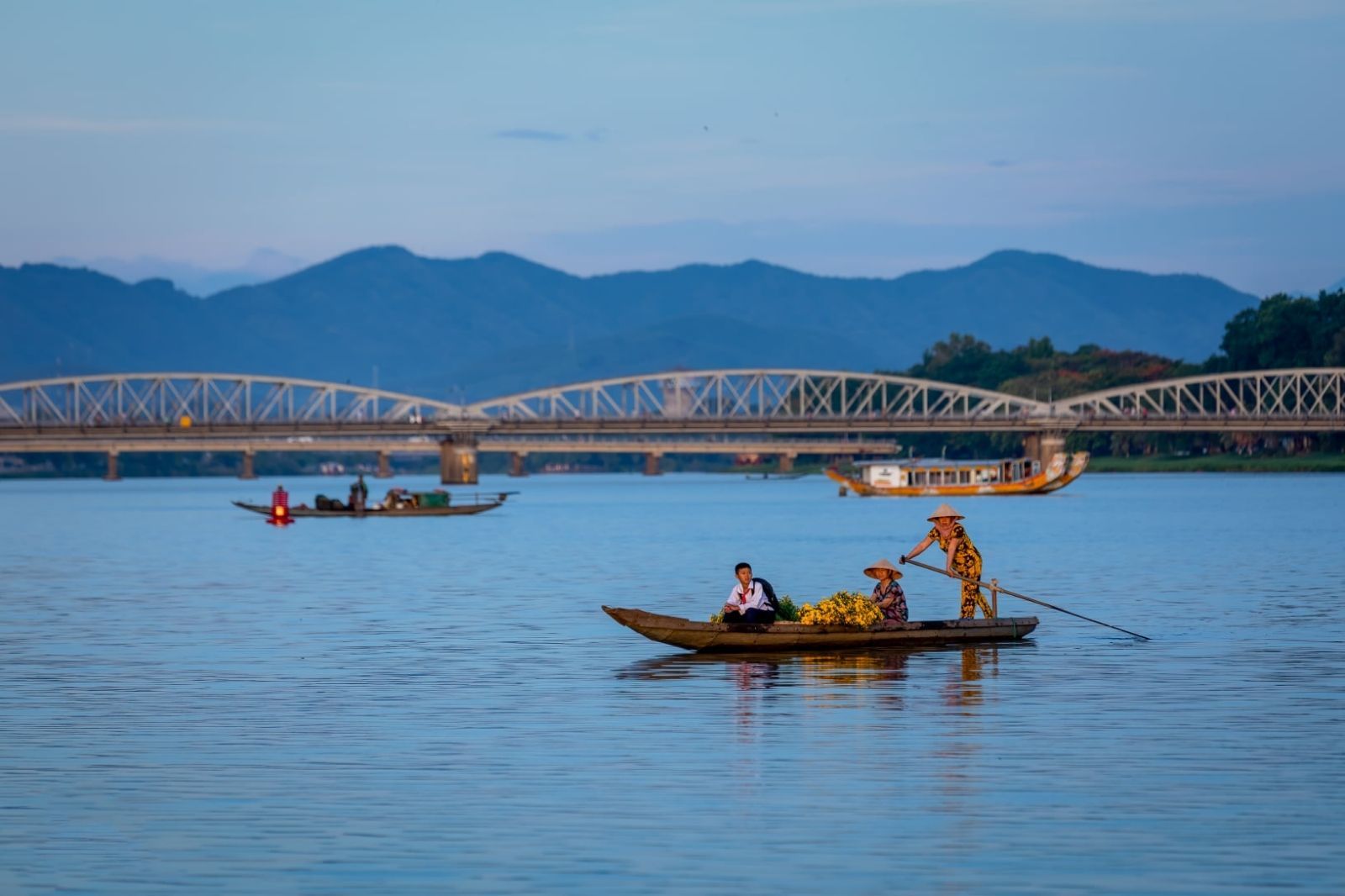 Dòng sông Hương thơ mộng ở xứ Huế