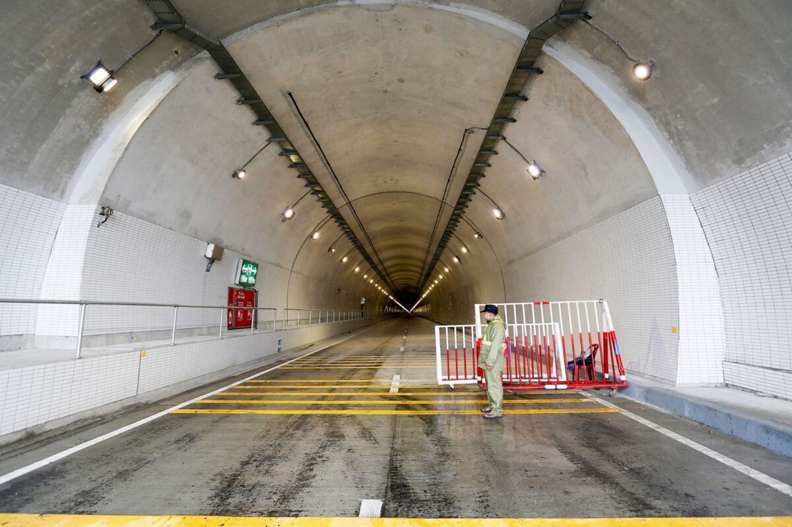 Đường hầm được khai thông dưới bàn tay của những kỹ sư tài ba