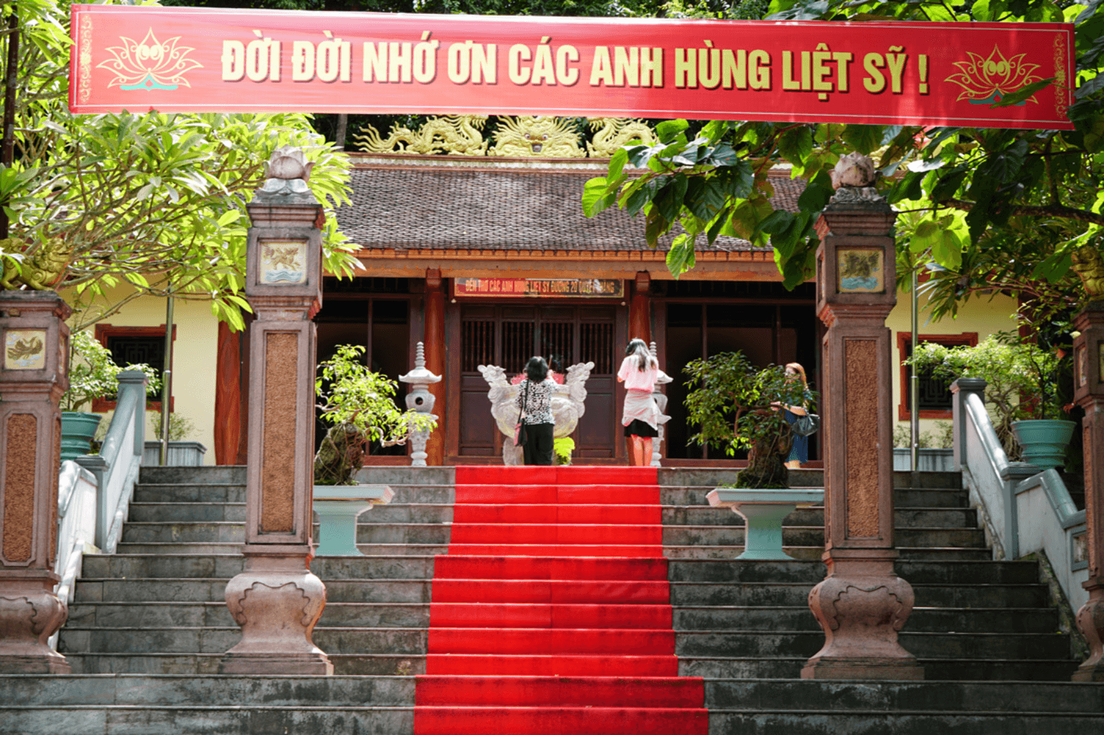 Ghé thăm các di tích lịch sử để hiểu hơn về quê hương