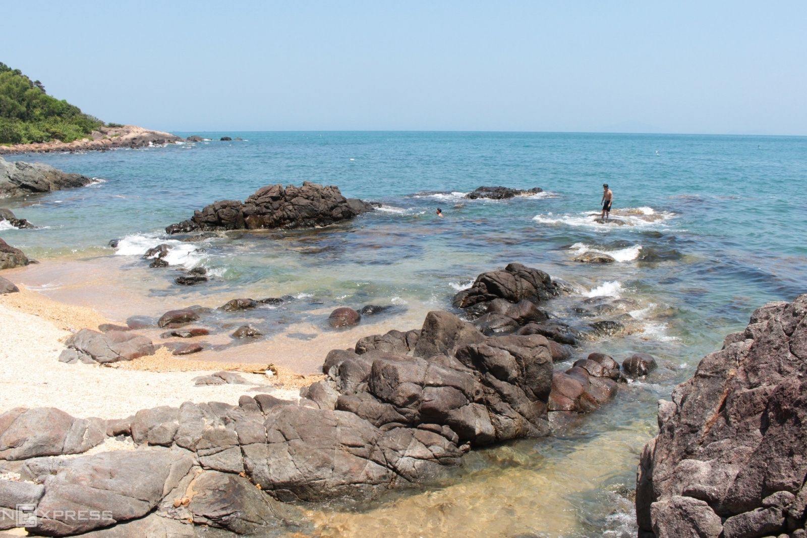 Ghềnh Bàng: Bãi biển còn nguyên vẻ đẹp hoang sơ tại Đà Nẵng