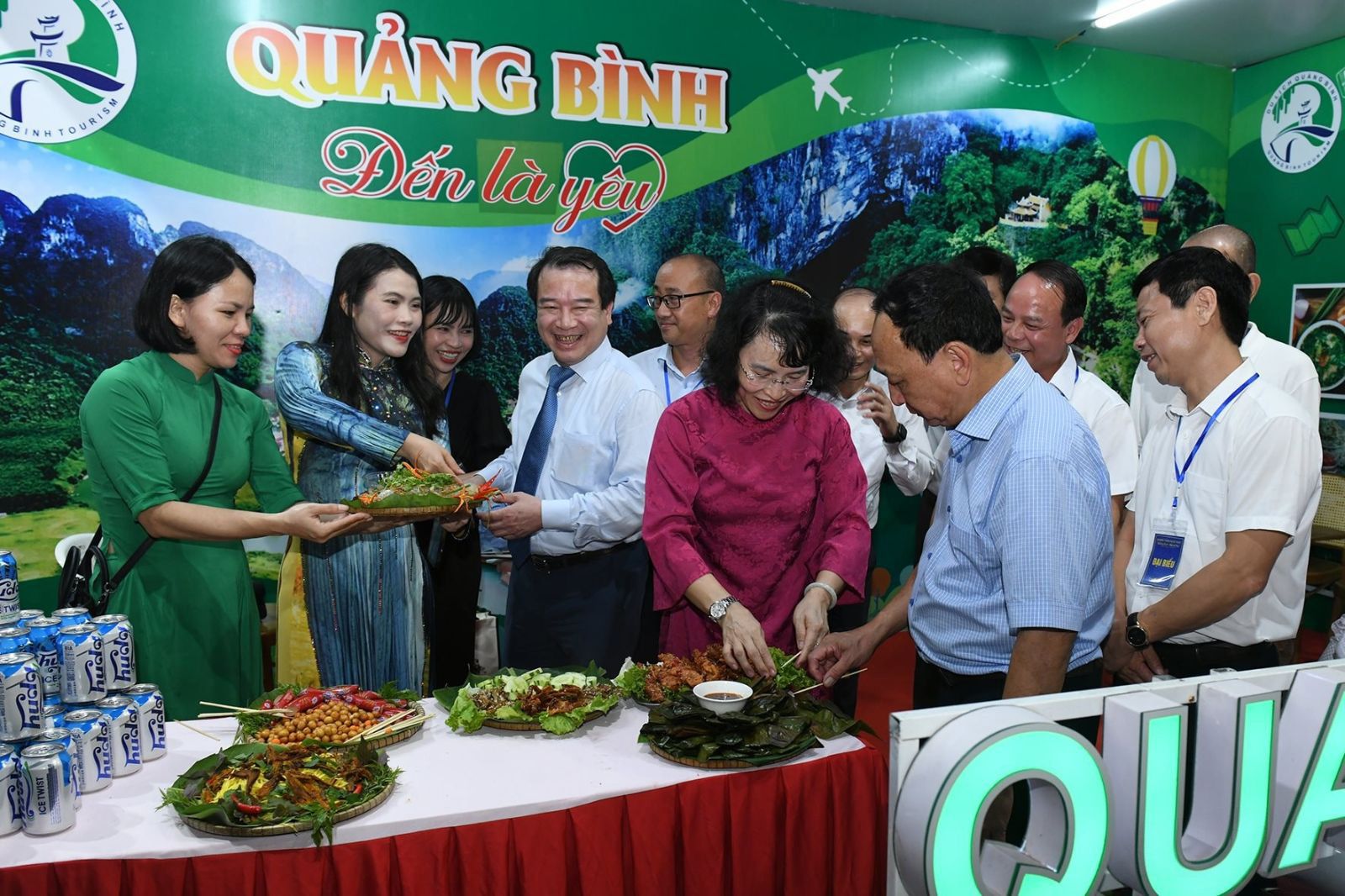 Gian hàng ẩm thực