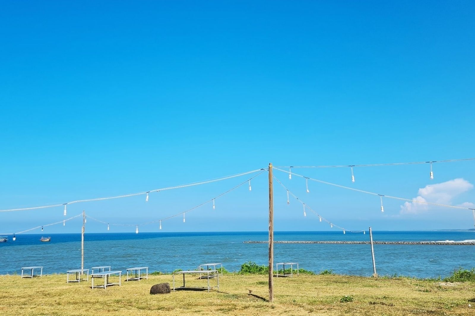 Gìn giữ và phát huy tối đa tiềm năng du lịch biển Cửa Tùng