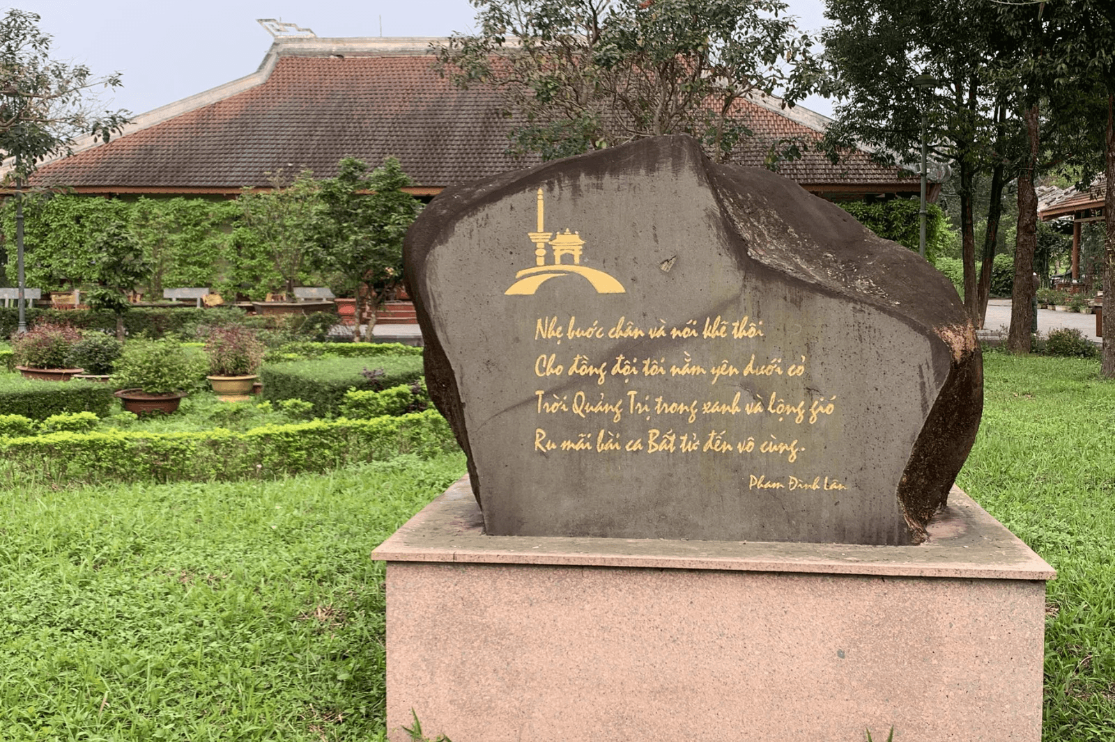 Giữ gìn sự trang nghiêm tại thành cổ 