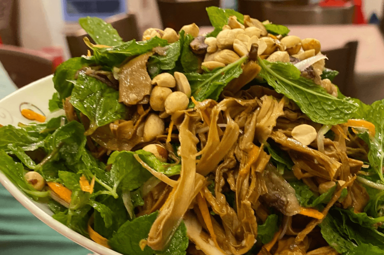 Gỏi-măng-khô-ở-Măng-Đen 