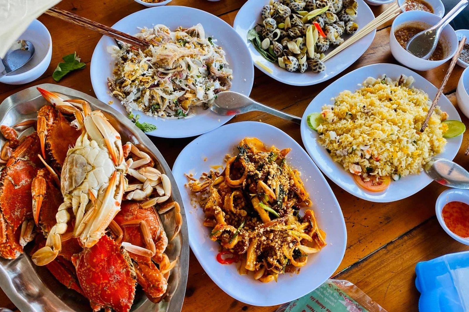 Hải sản tươi sống làm du khách say lòng