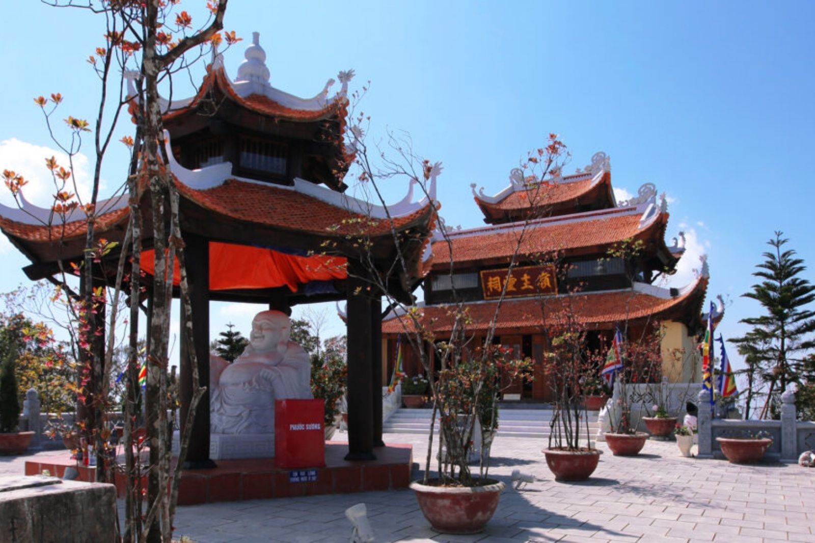 Hành trình chiêm bái tại Đền Bà Chúa Thượng Ngàn