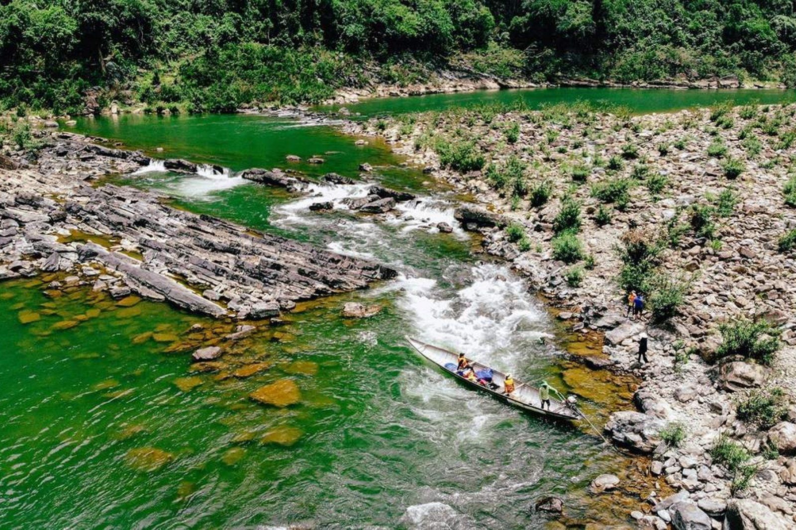 Hành trình phiêu lưu trên dòng nước xiết ở Thác Tam Lu