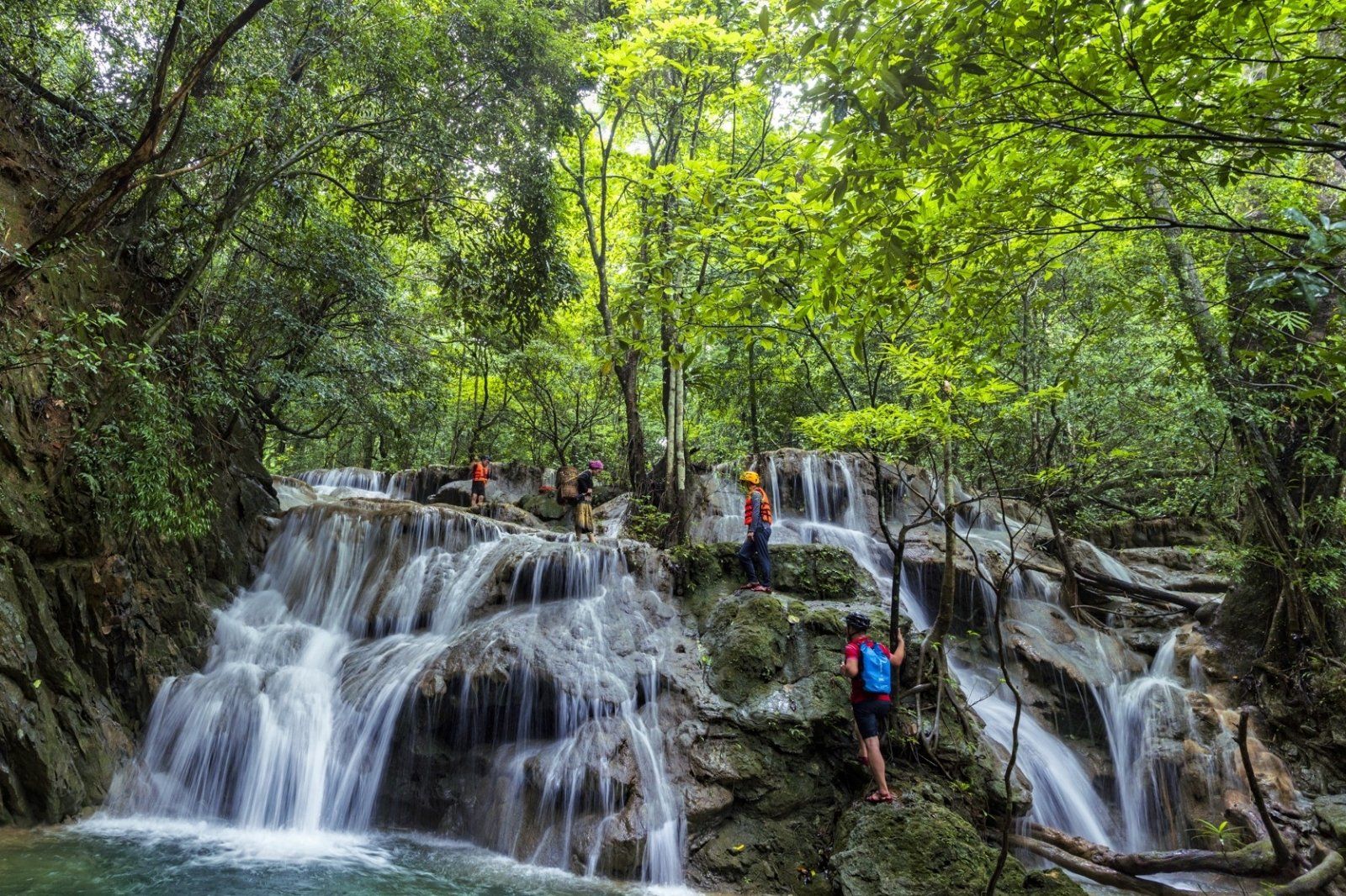 Hành trình trekking Thác Mụ Mệ khá gian nan