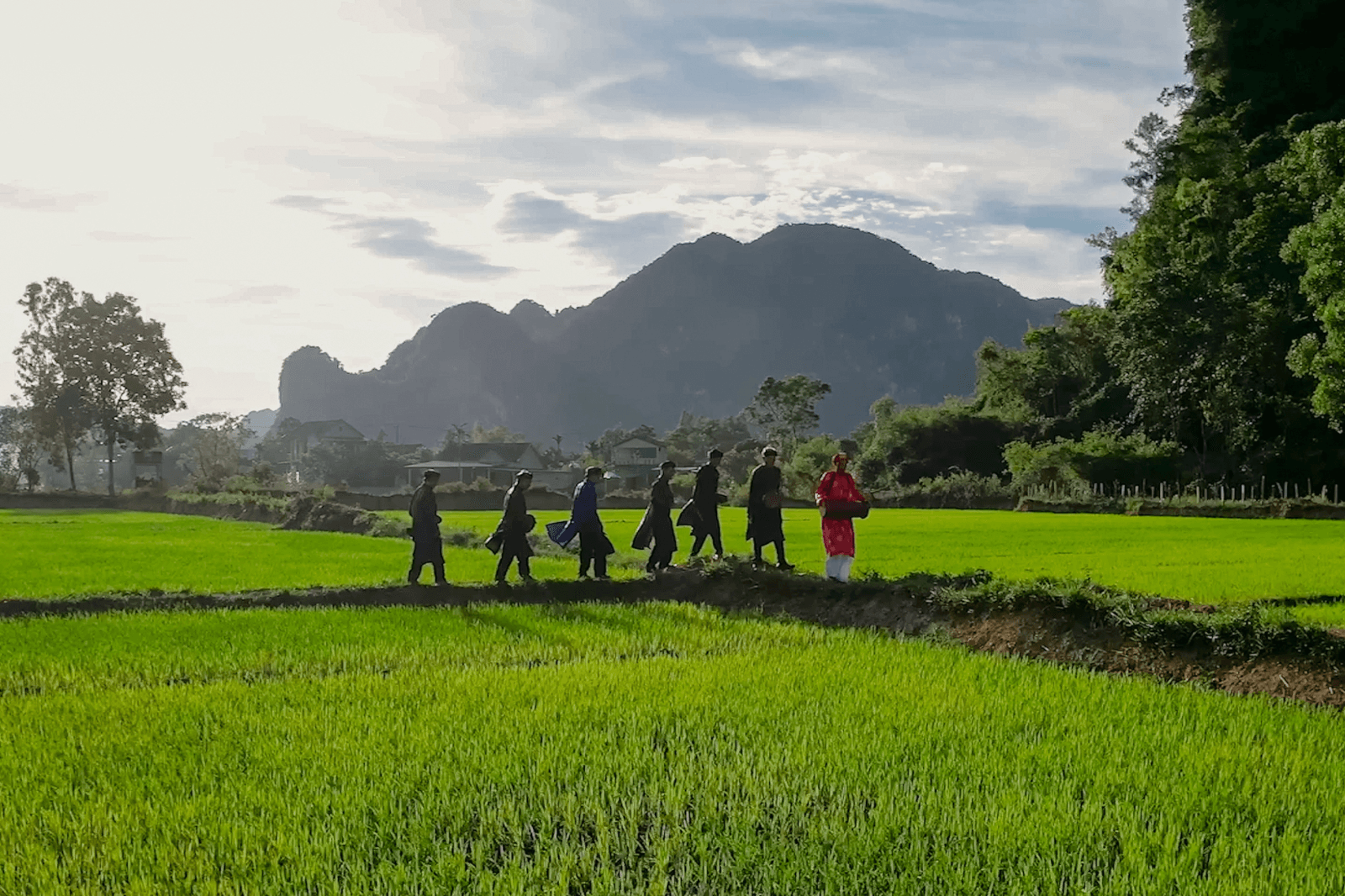 Hát sắc bùa trở thành giai điệu quý giá trong đời sống hiện đại 