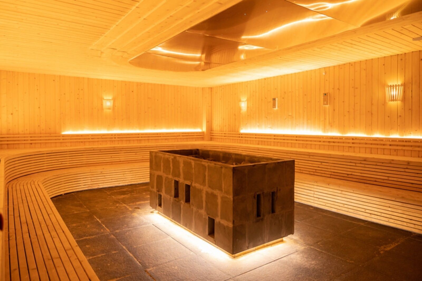 Hệ thống phòng xông hơi hiện đại tại Onsen Quảng Bình