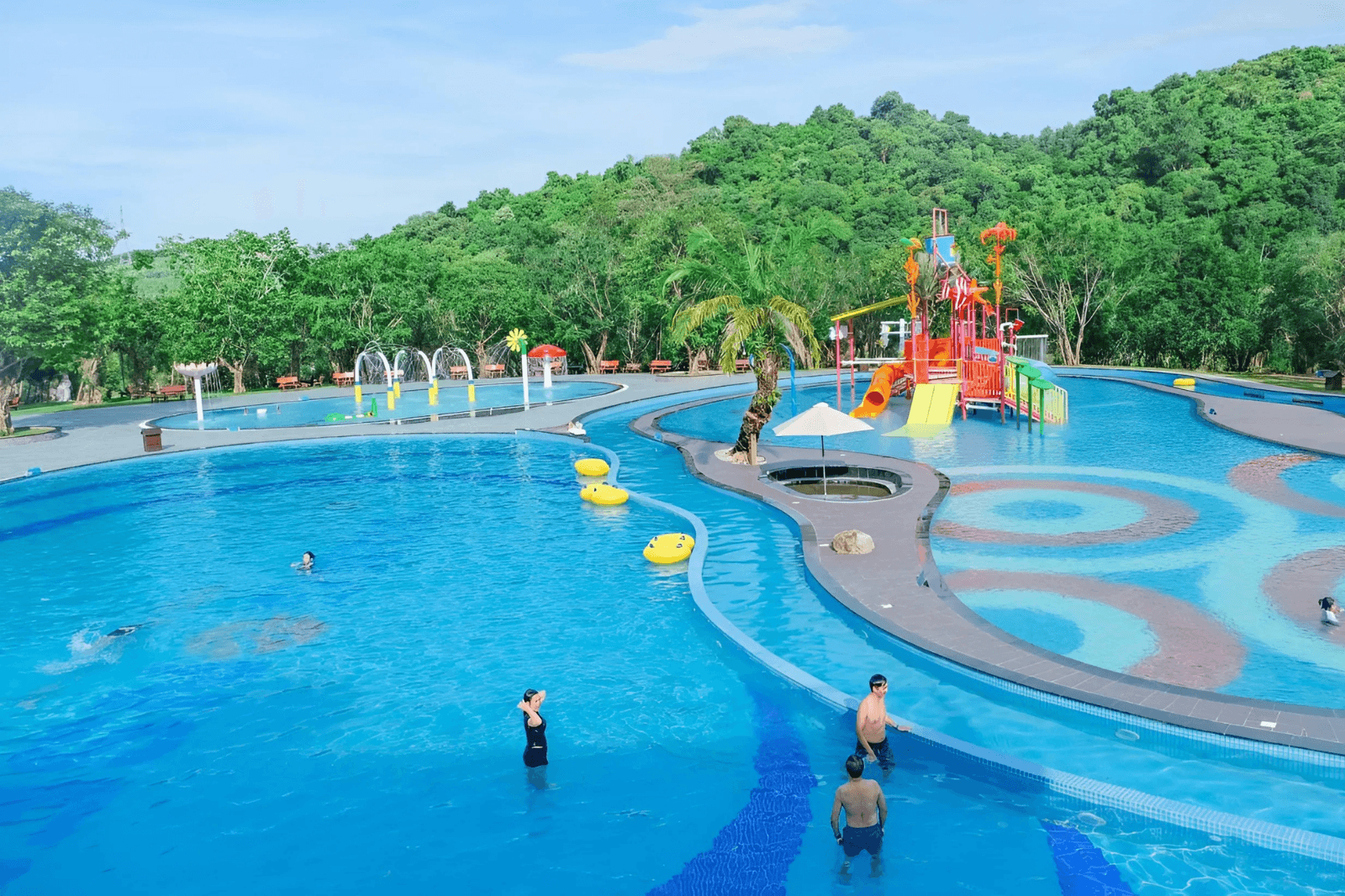 Hệ thống trò chơi ở công viên nước