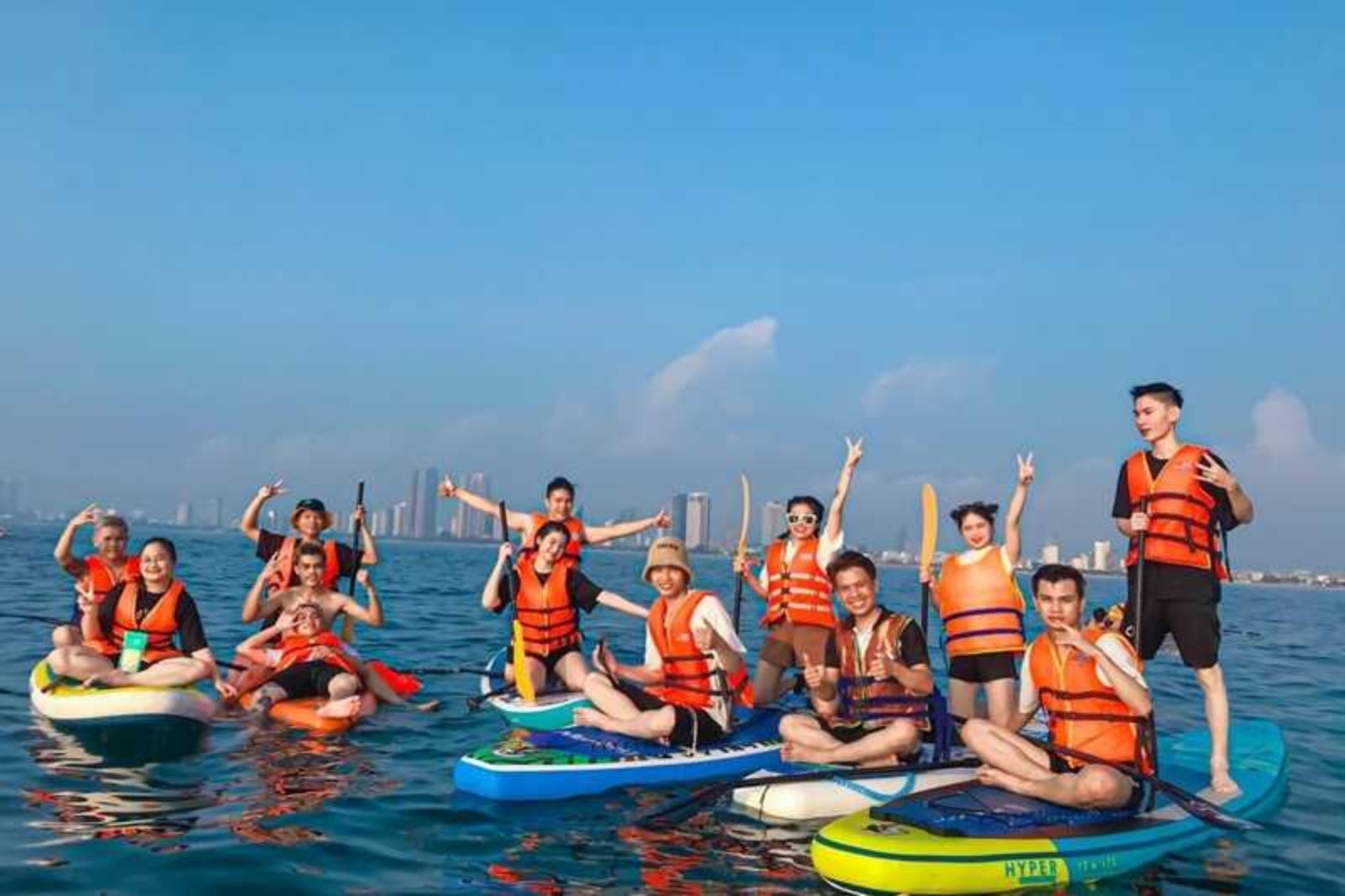 Hoạt động chèo SUP tại Cửa Tùng