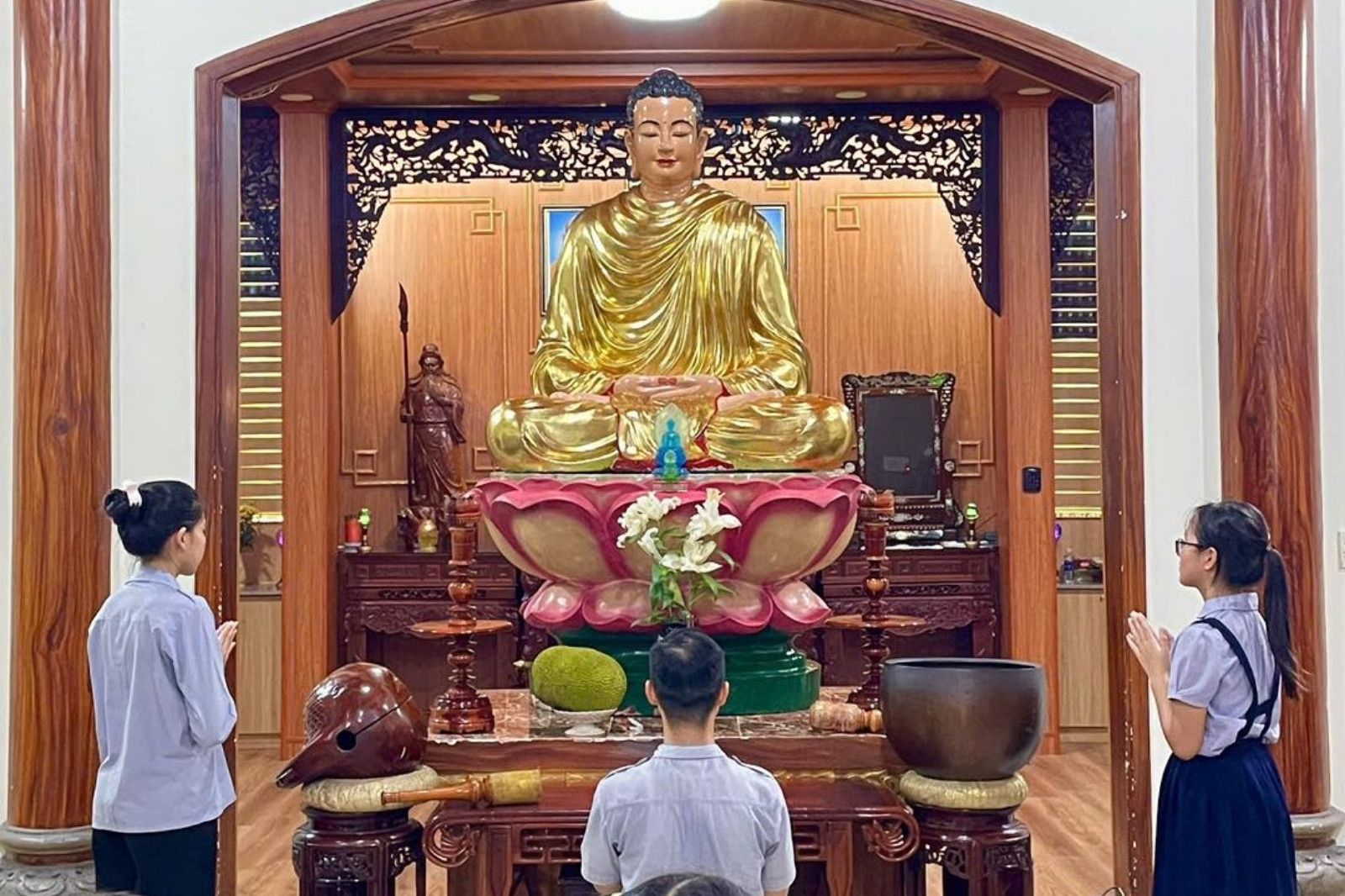 Hoạt động chiêm bái tại chùa