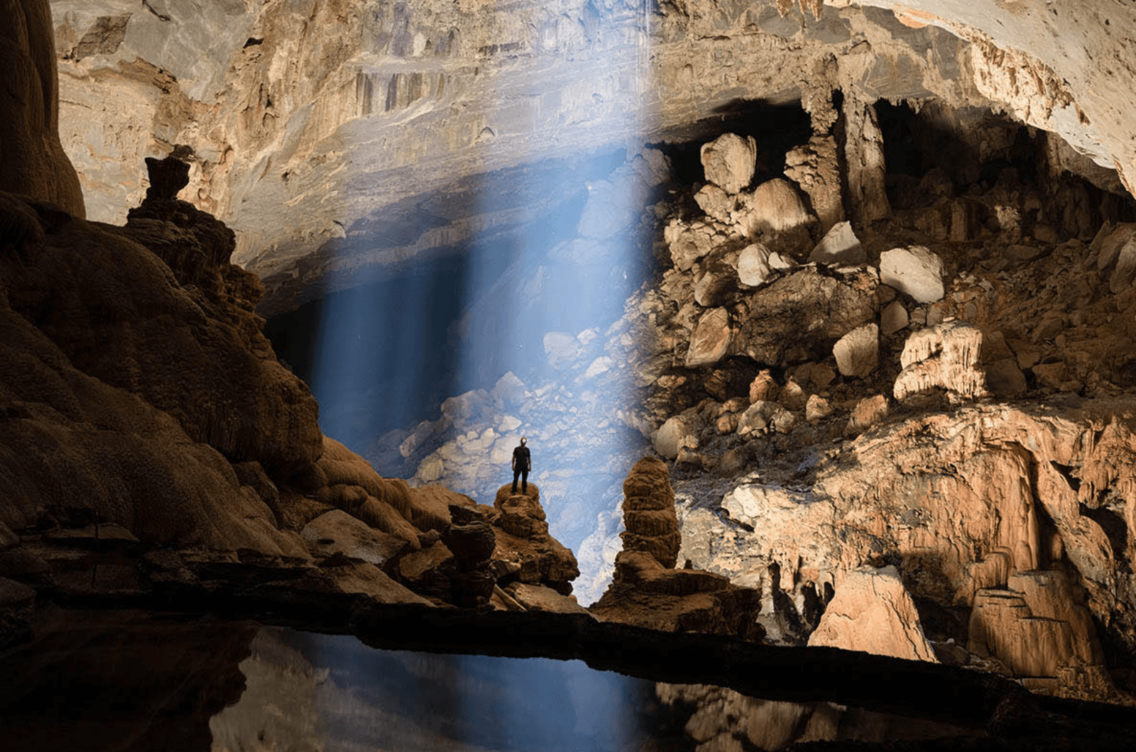 Khám phá Động Thiên Đường với tour mạo hiểm