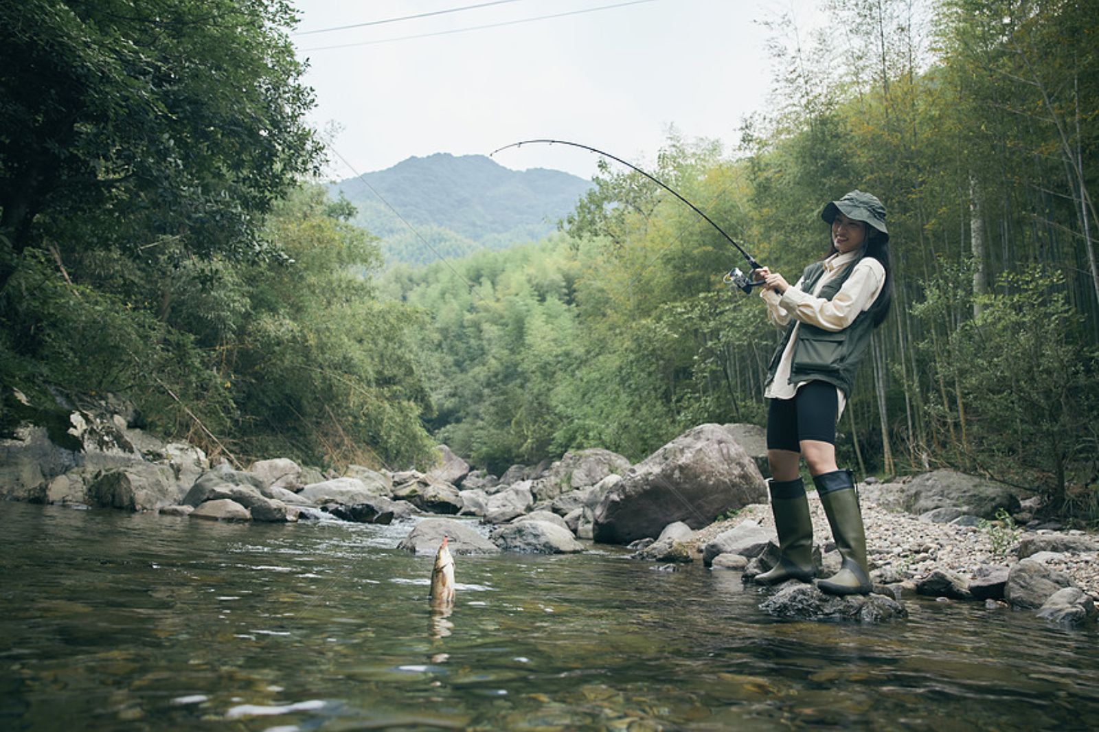 Không chỉ là một hoạt động giải trí, câu cá còn giúp bạn hòa mình vào thiên nhiên
