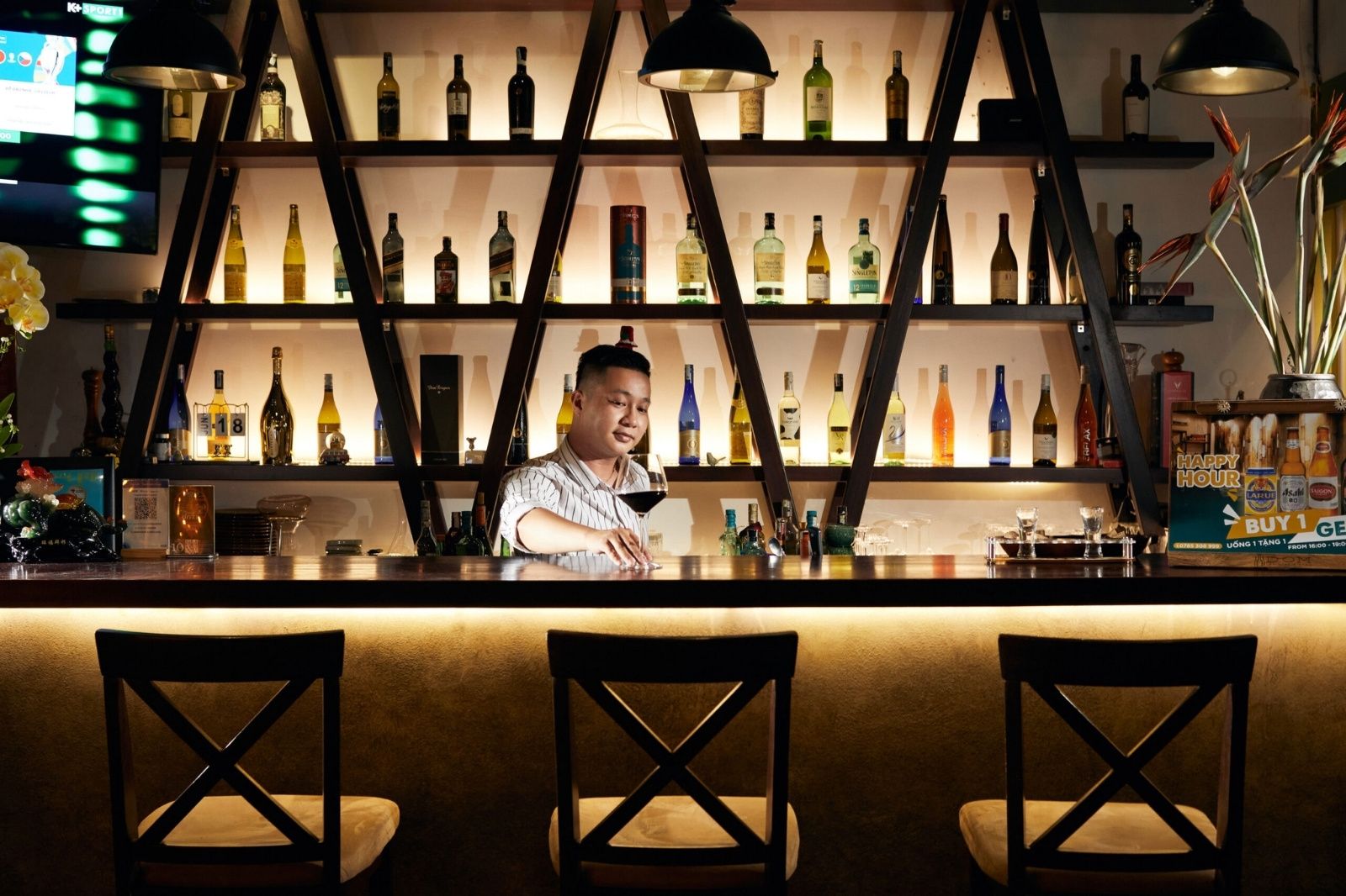 Không gian quầy bar tại DOM