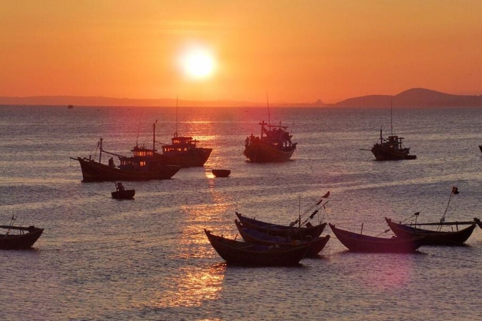 Khung cảnh bình yên trên biển Đá Nhảy