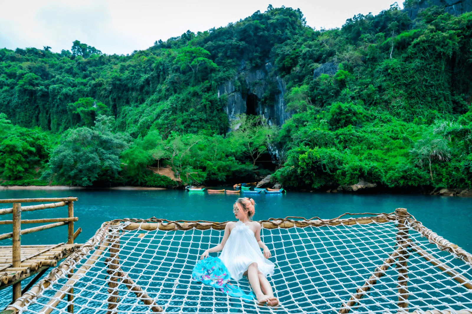 Khung cảnh núi rừng xanh mát ở thung lũng Hava