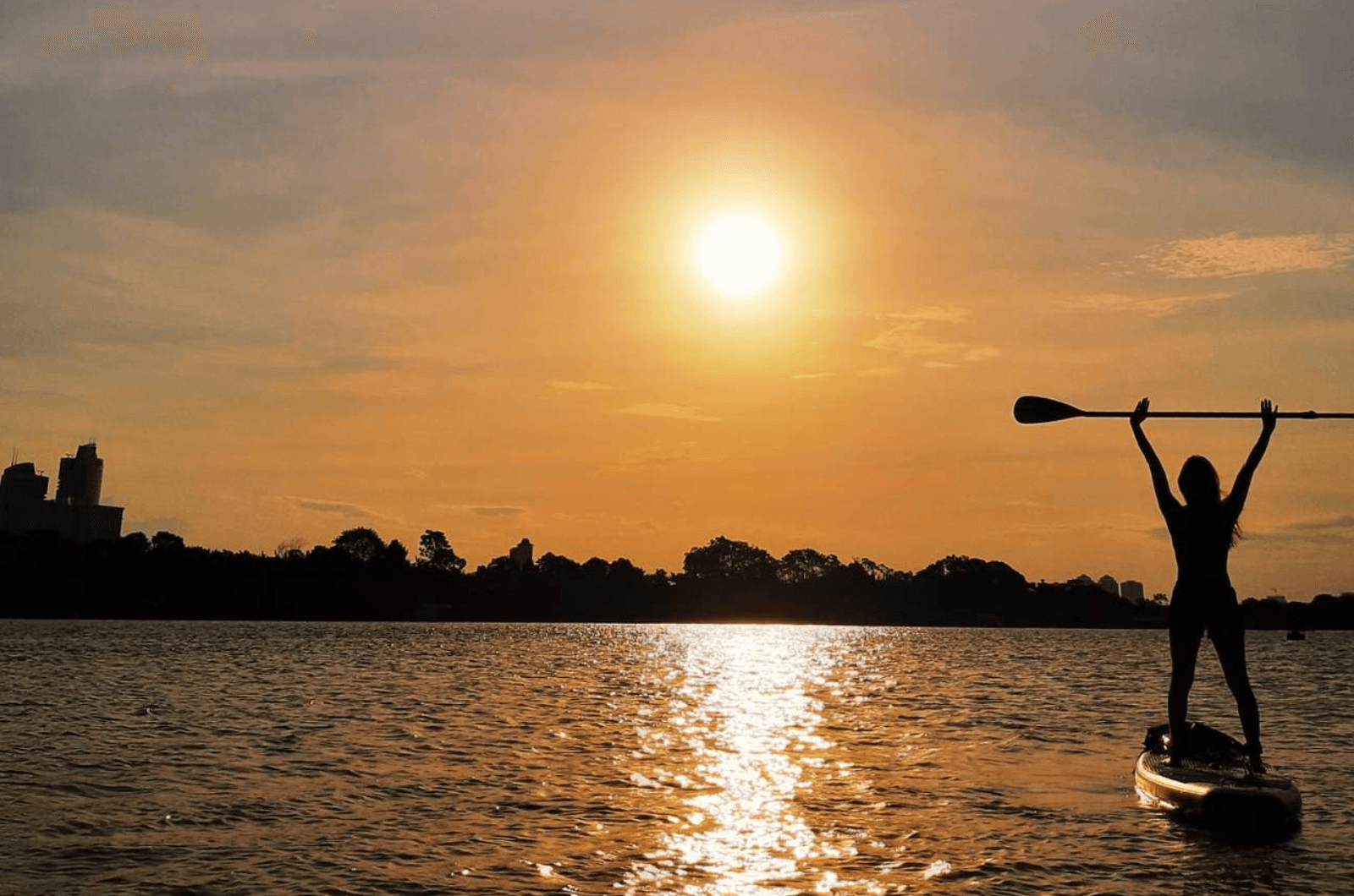 Khung cảnh thư mộng khi chèo SUP trên sông Nhật Lệ