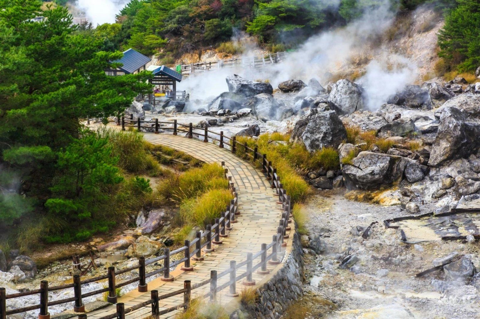 Khung cảnh thơ mộng tại Suối khoáng nóng Klu