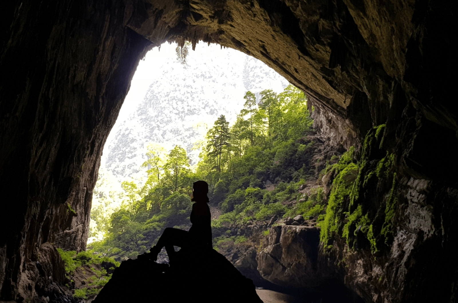 Khung hình triệu đô ở hang Én