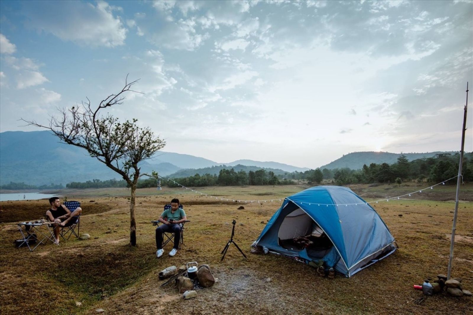 Kiểm tra thời tiết trước khi đến đây