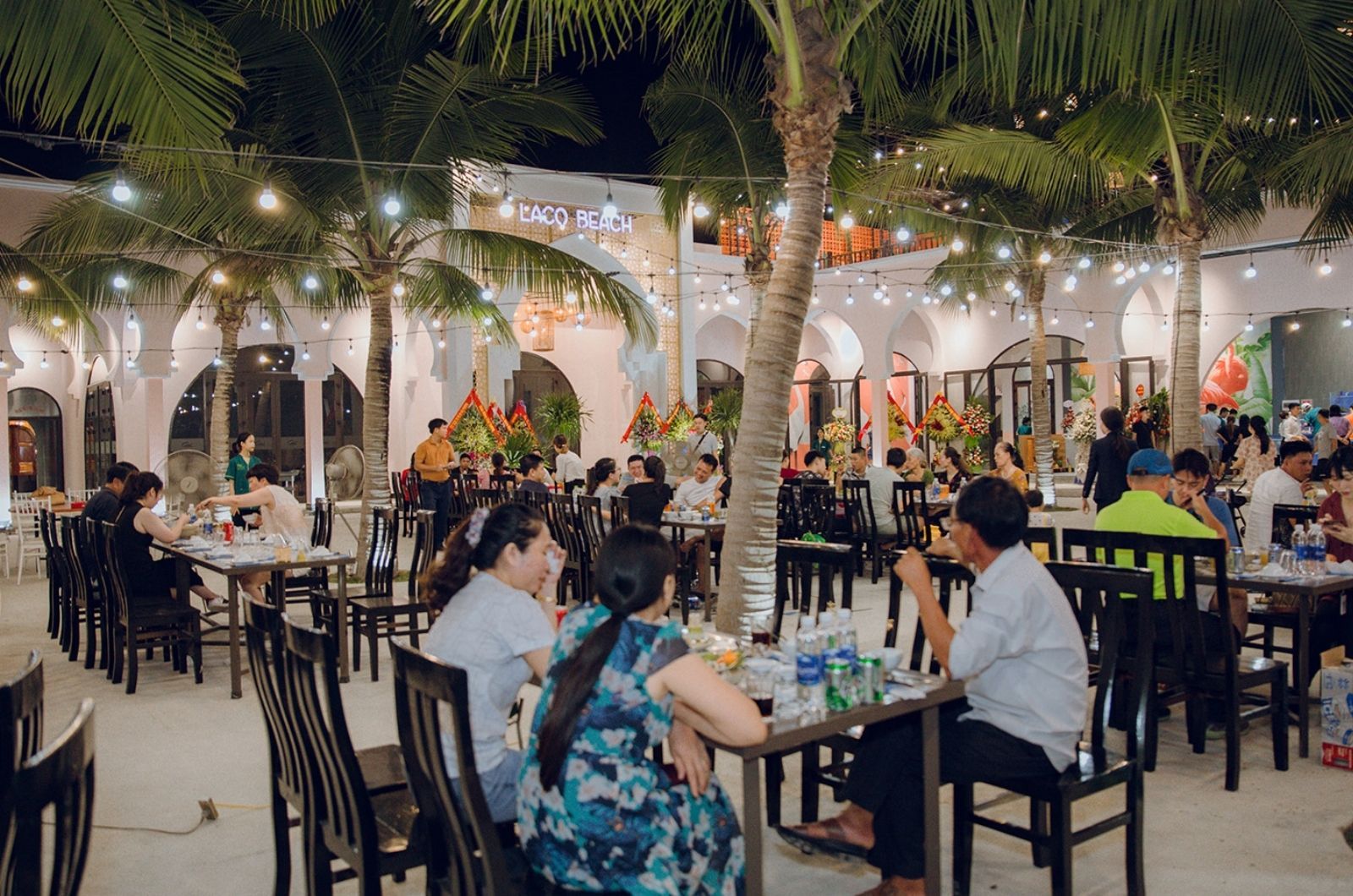 Lá Cọ Beach với không gian mở rộng rãi, thoải mái