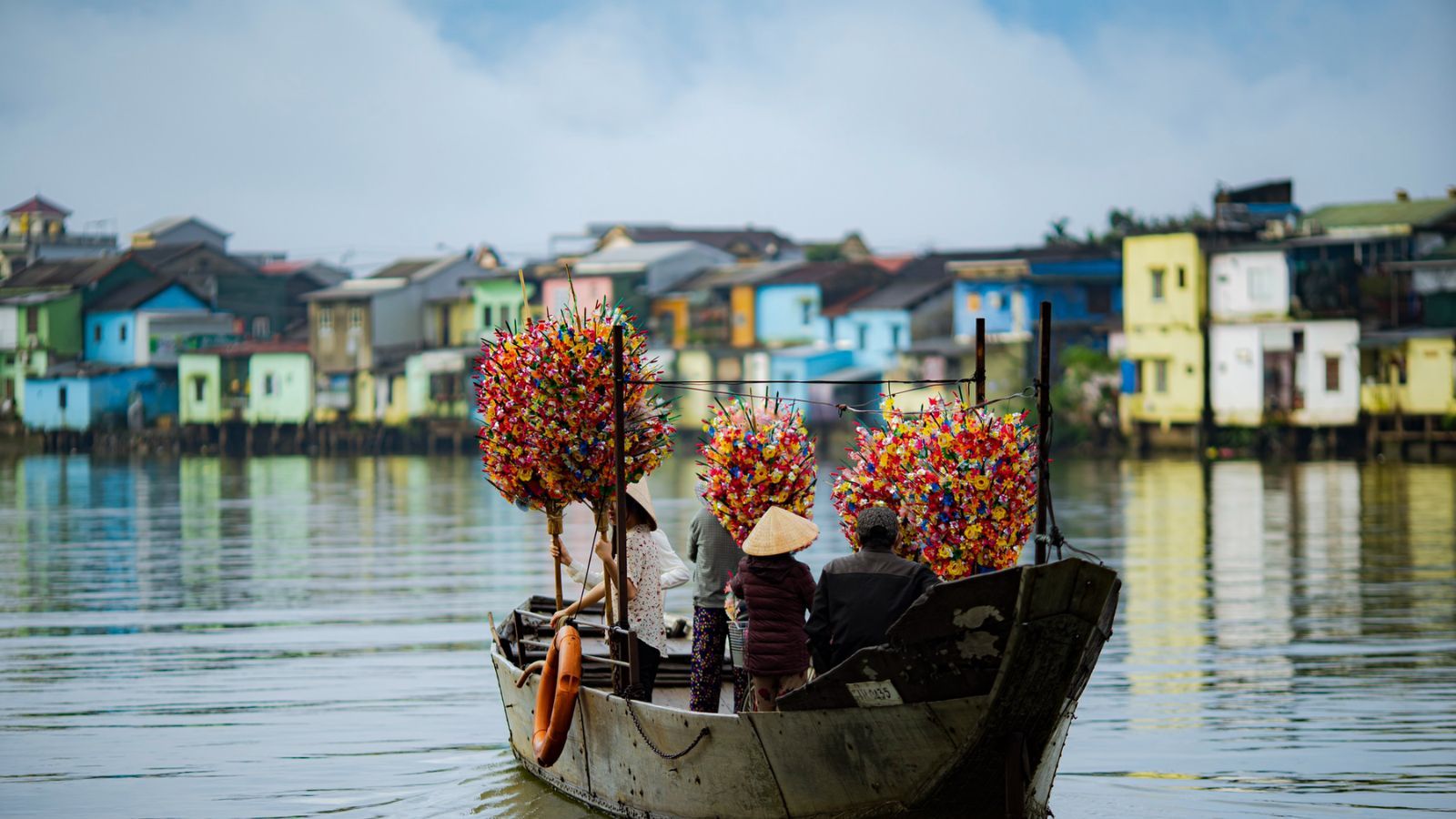 Vue du village de Thanh Tien au bord de la rivière des Parfums