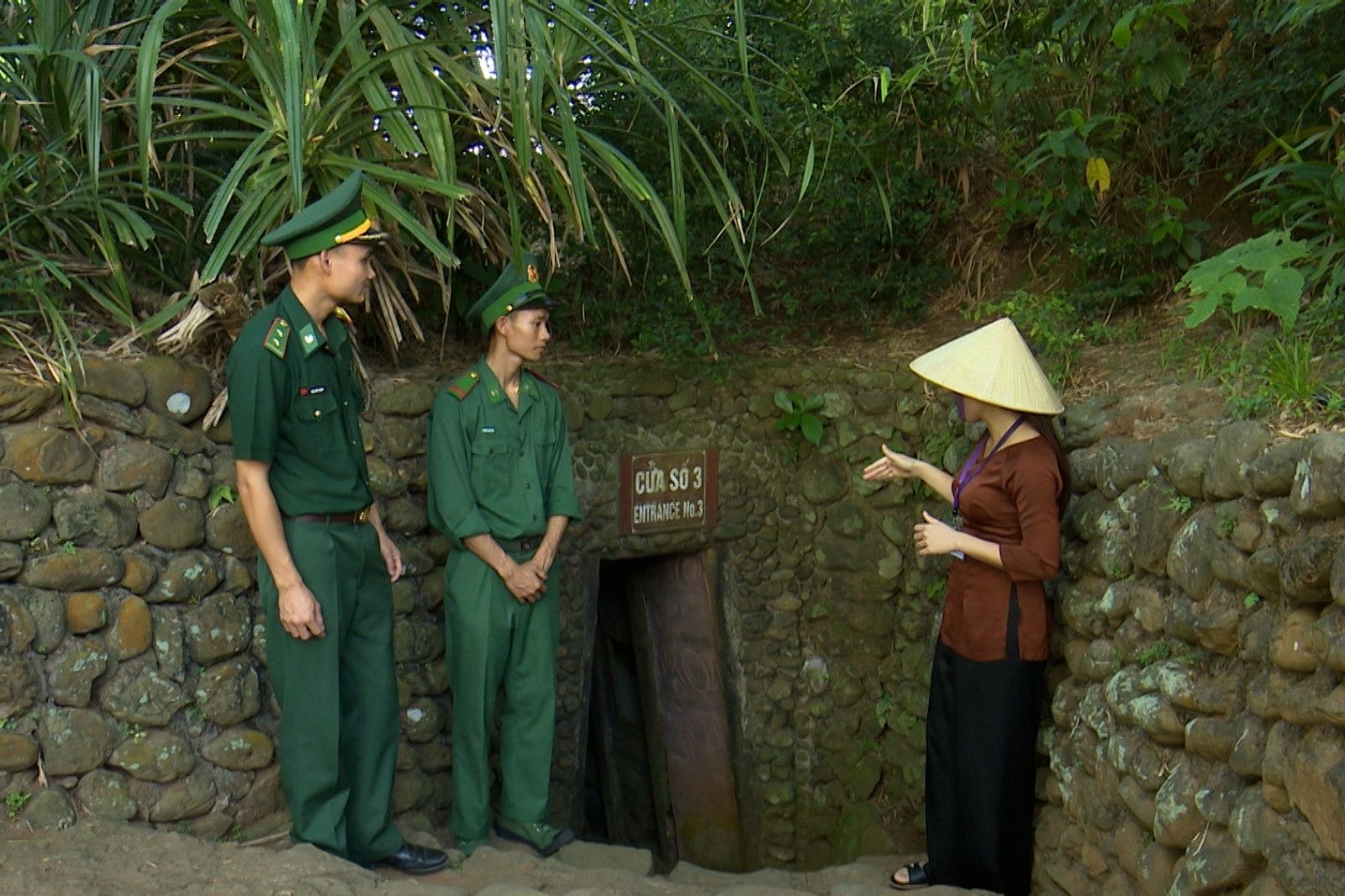 Lắng nghe hướng dẫn viên để có một chuyến tham quan an toàn