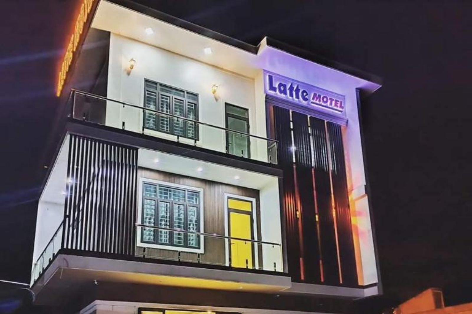Latte Motel cũng là điểm dừng chân đáng cân nhắc