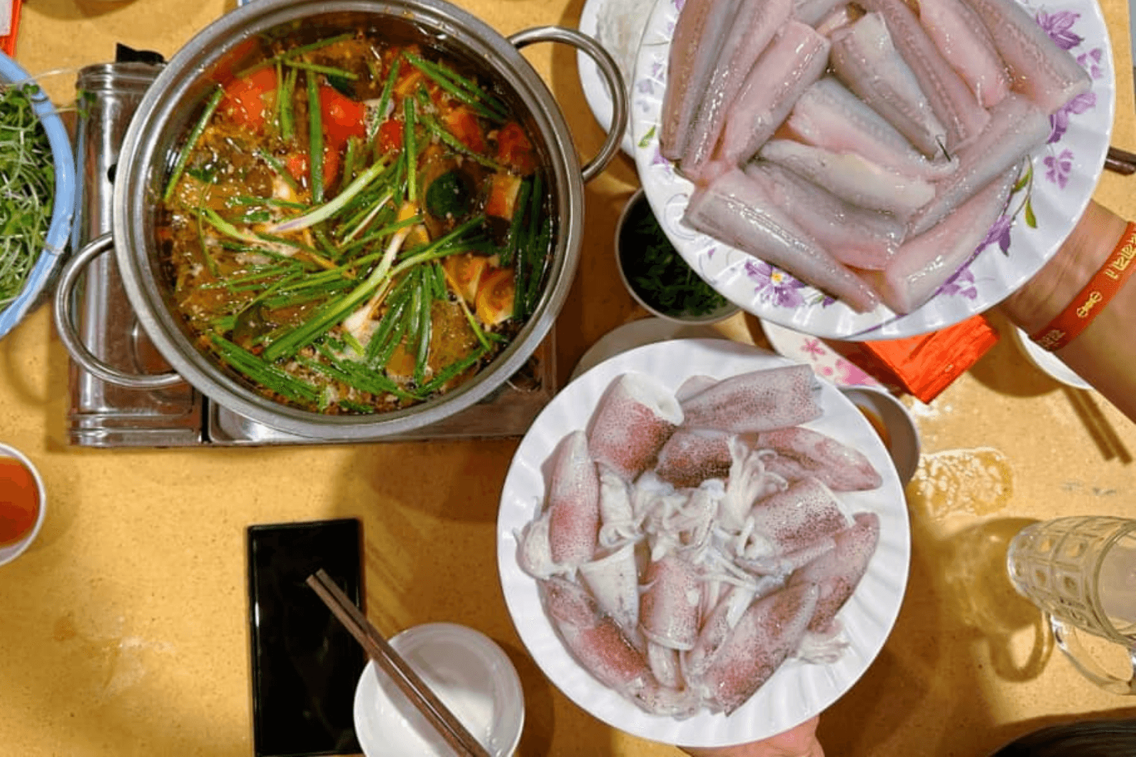 Lẩu cá khoai ăn khi trời se lạnh hoặc buổi tối