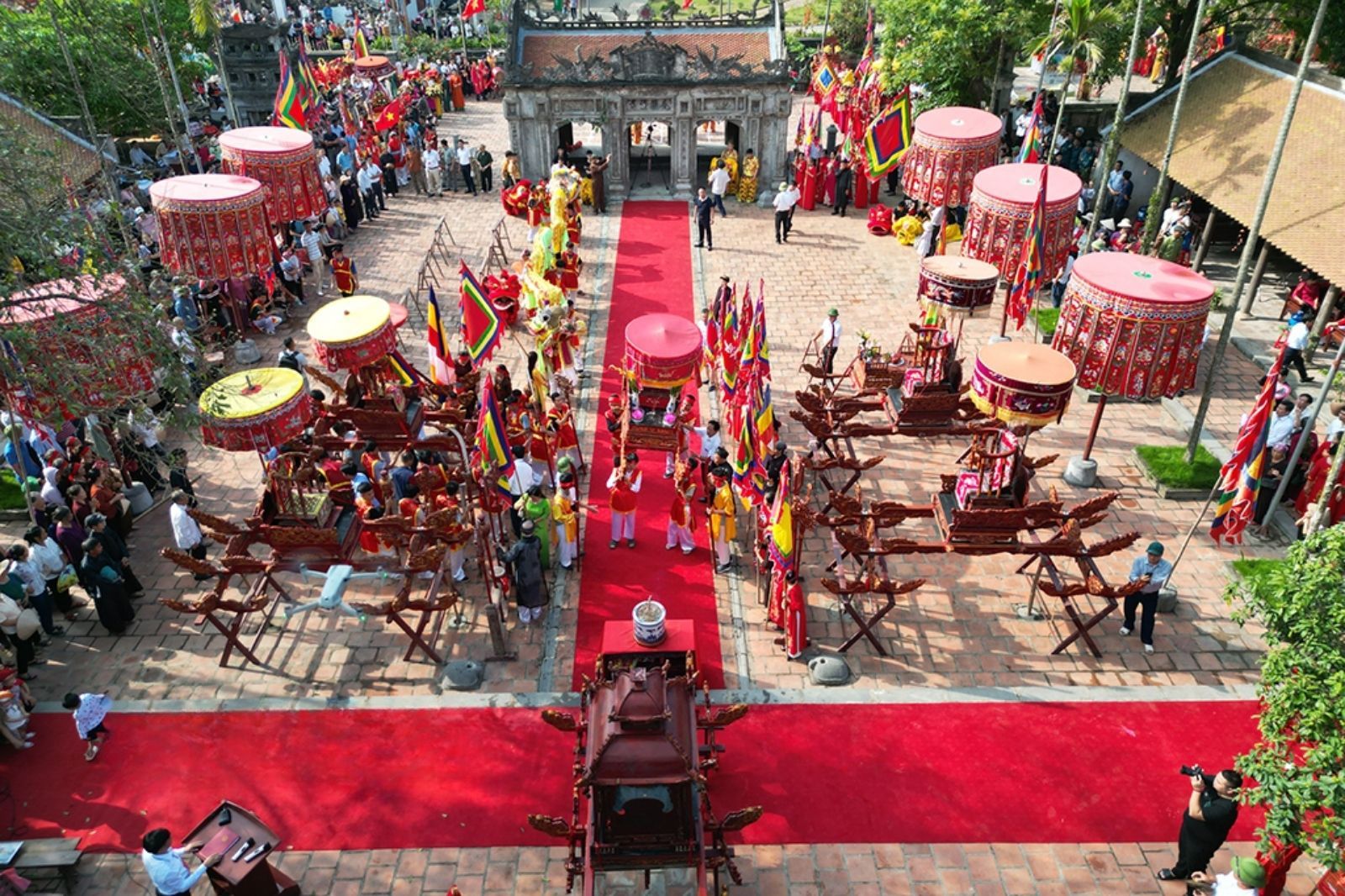 Lễ hội Đền Đức Thánh Nguyễn