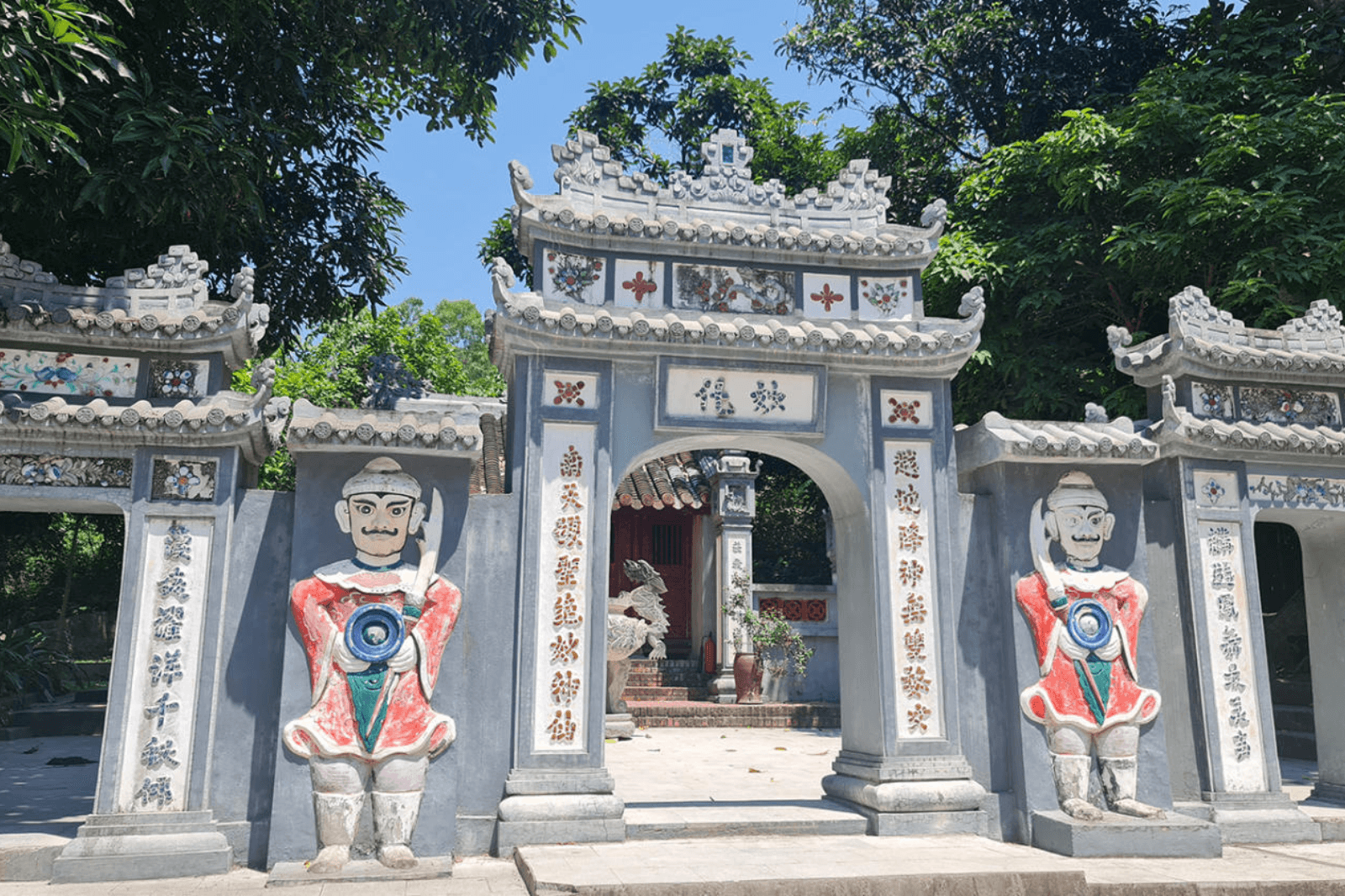 Lễ hội được tổ chức trang trọng ở khắp vùng miền