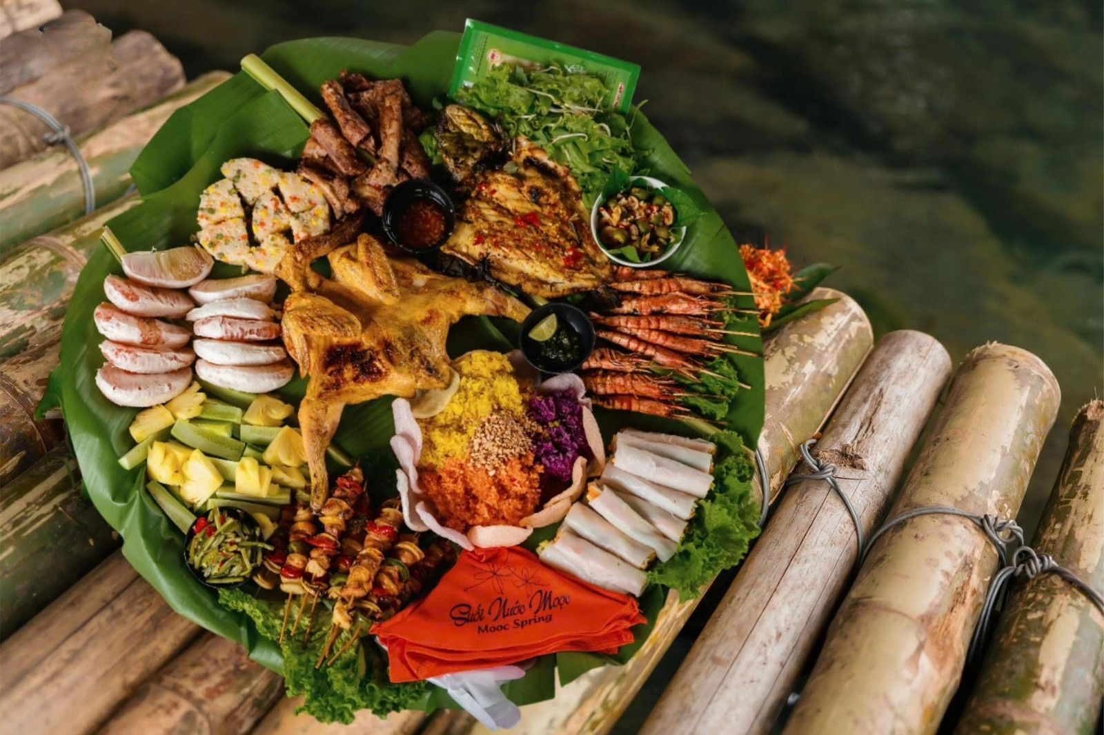 Lịch trình các bữa ăn trong tour được chuẩn bị kỹ càng