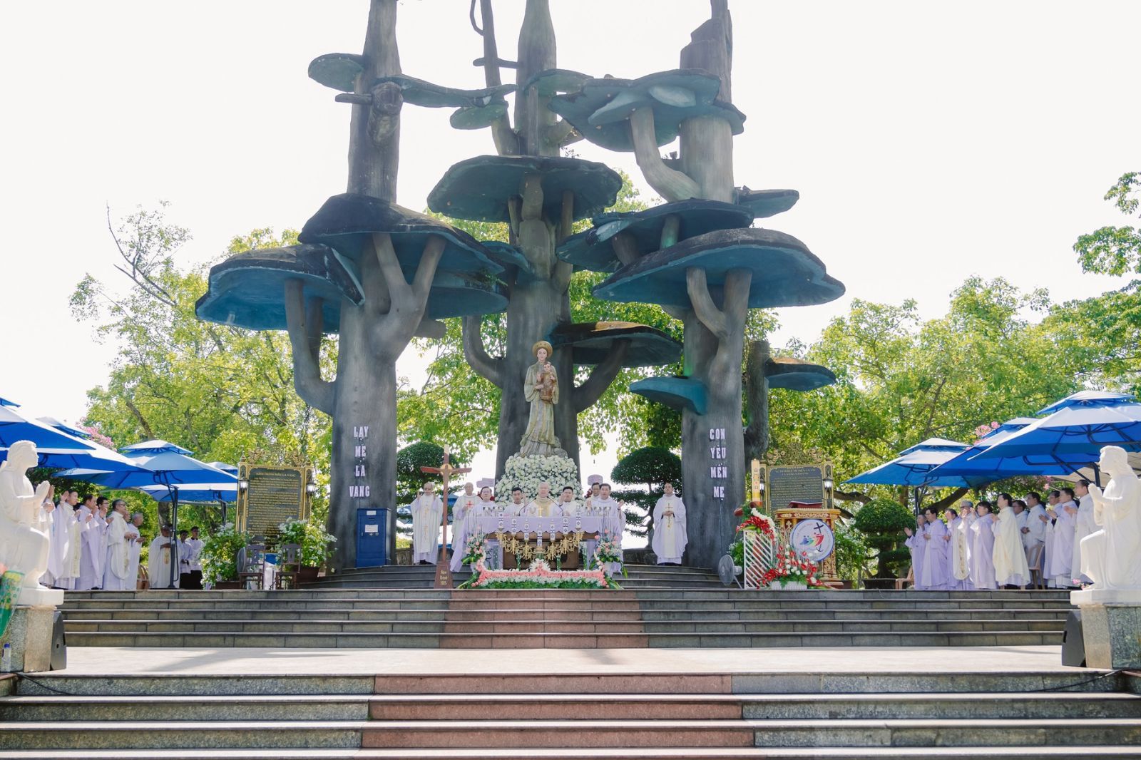 Linh đài Đức Mẹ 