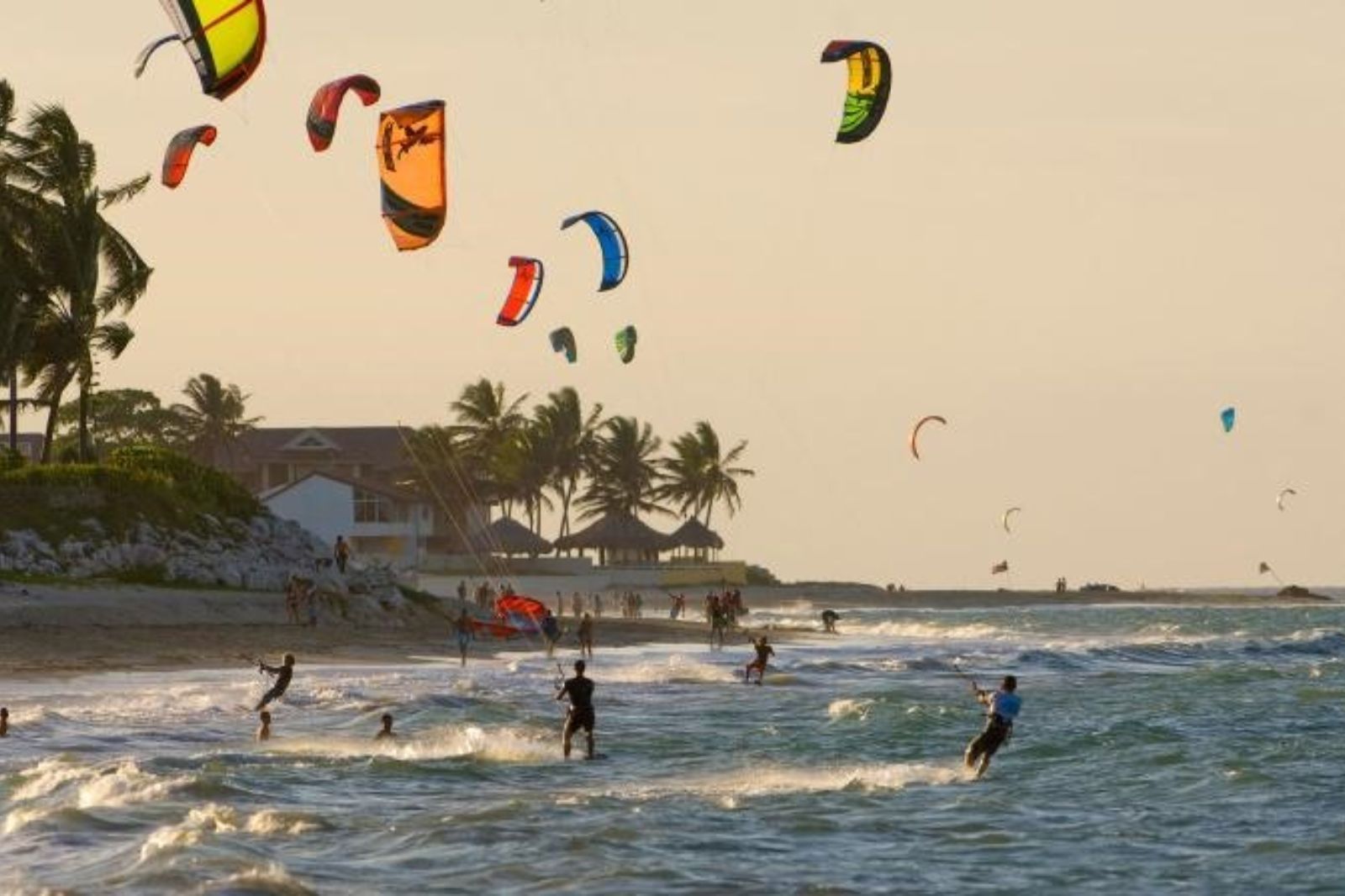  Loại hình kết hợp lướt ván và thả diều