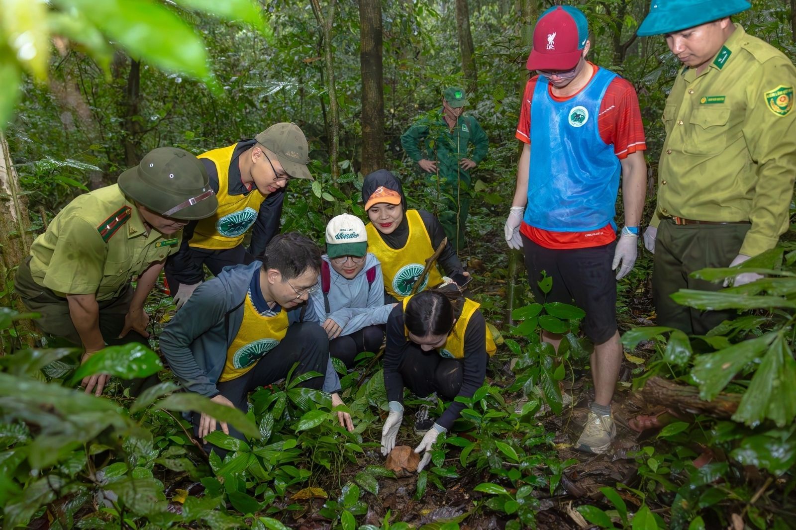 Lựa chọn những bộ trang phục thoải mái tham quan Cúc Phương