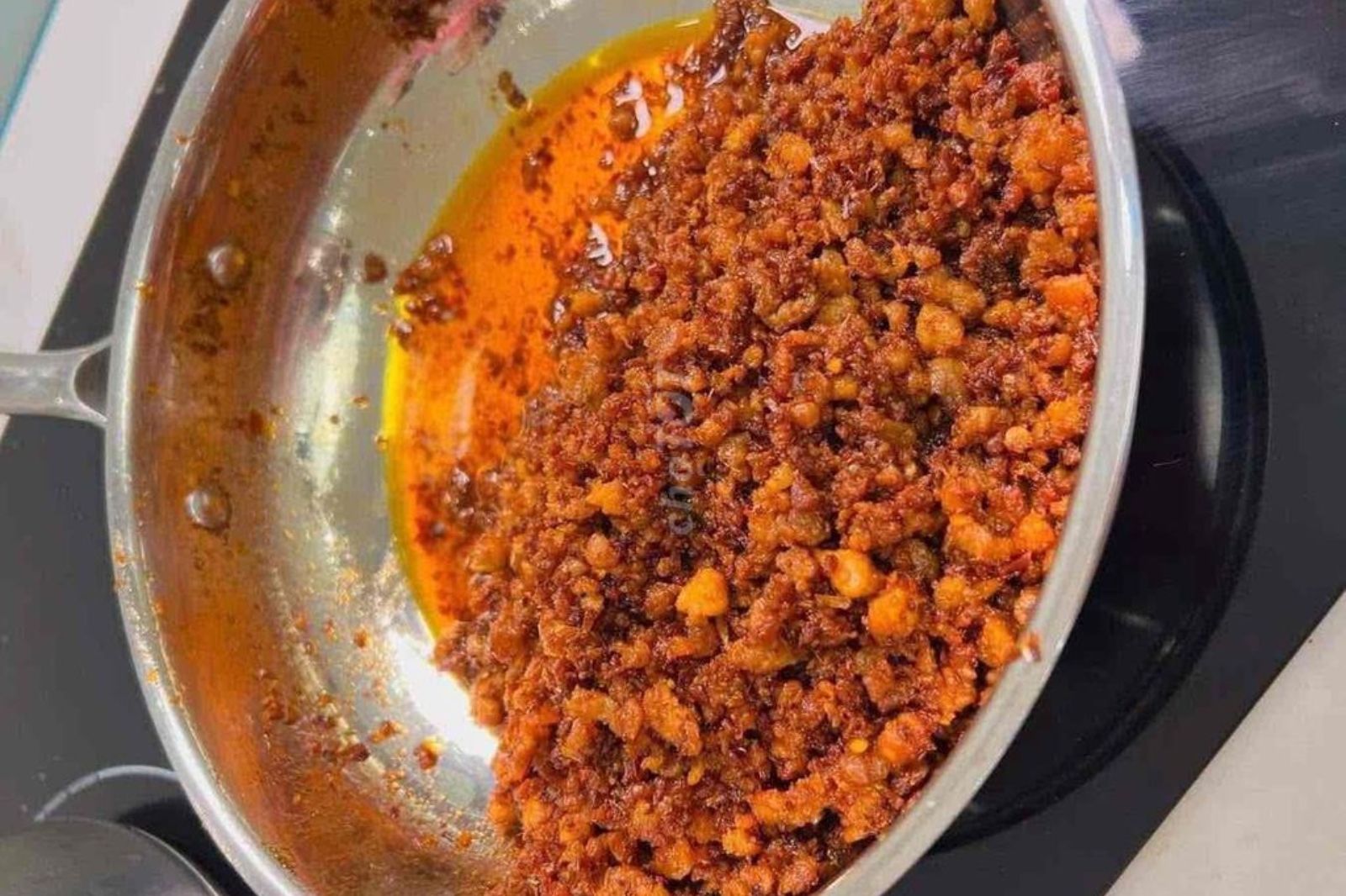 Mắm tép được chế biến một cách tỉ mỉ