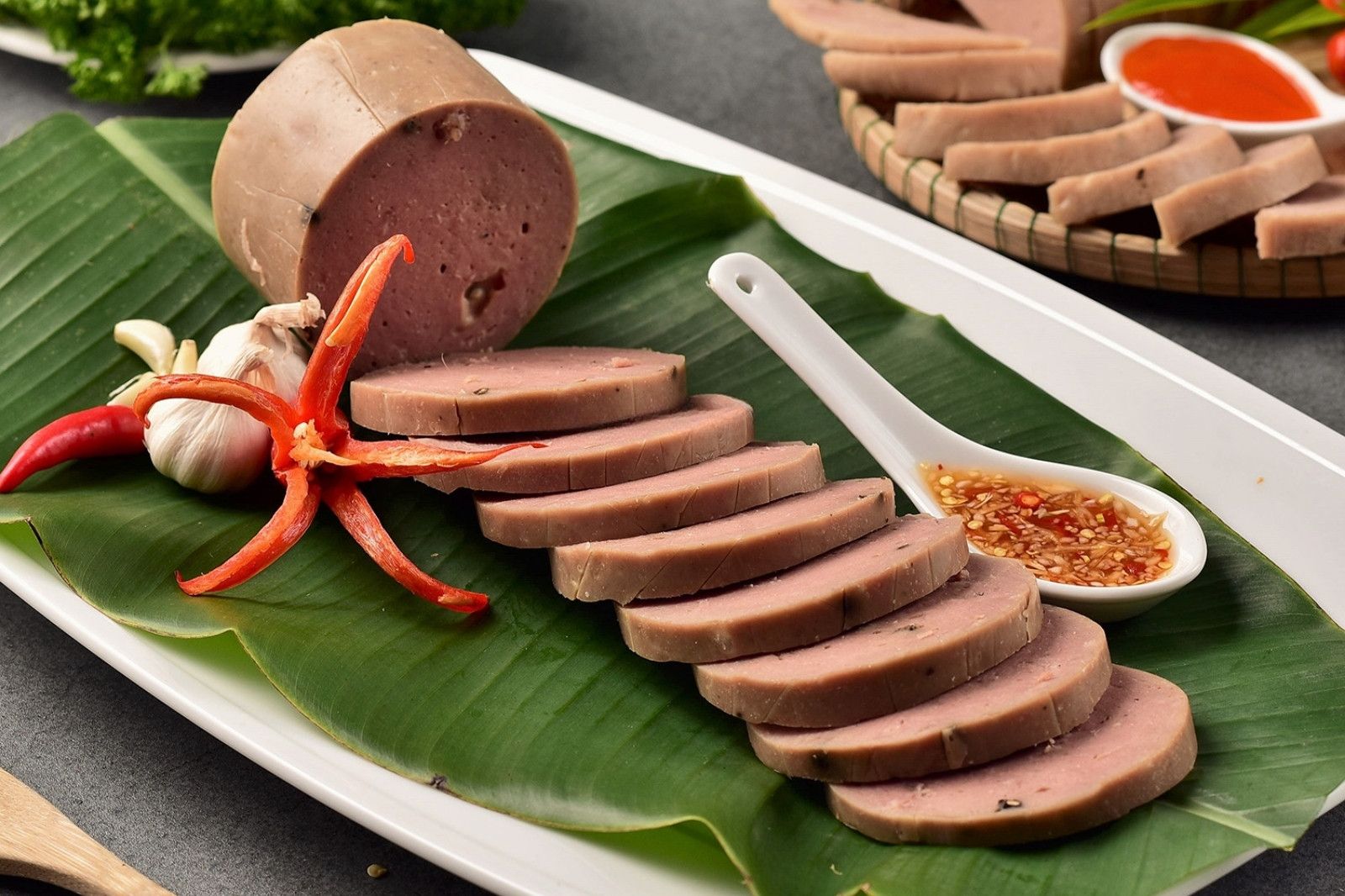 Màu sắc và hương vị đặc trưng của chả bò Đà Nẵng không thể nào nhầm lẫn