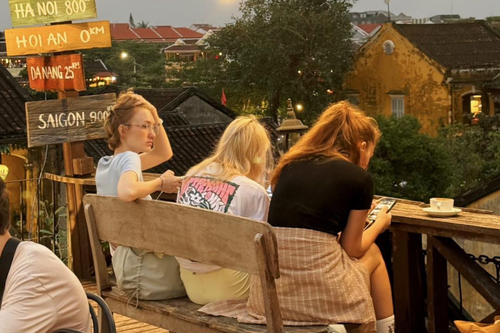 Mê Hội An Rooftop Coffee & Kitchen