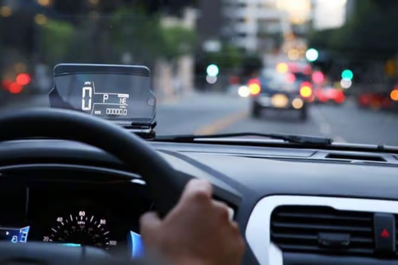 Mọi người cần đảm bảo sức khoẻ khi lái xe đường dài