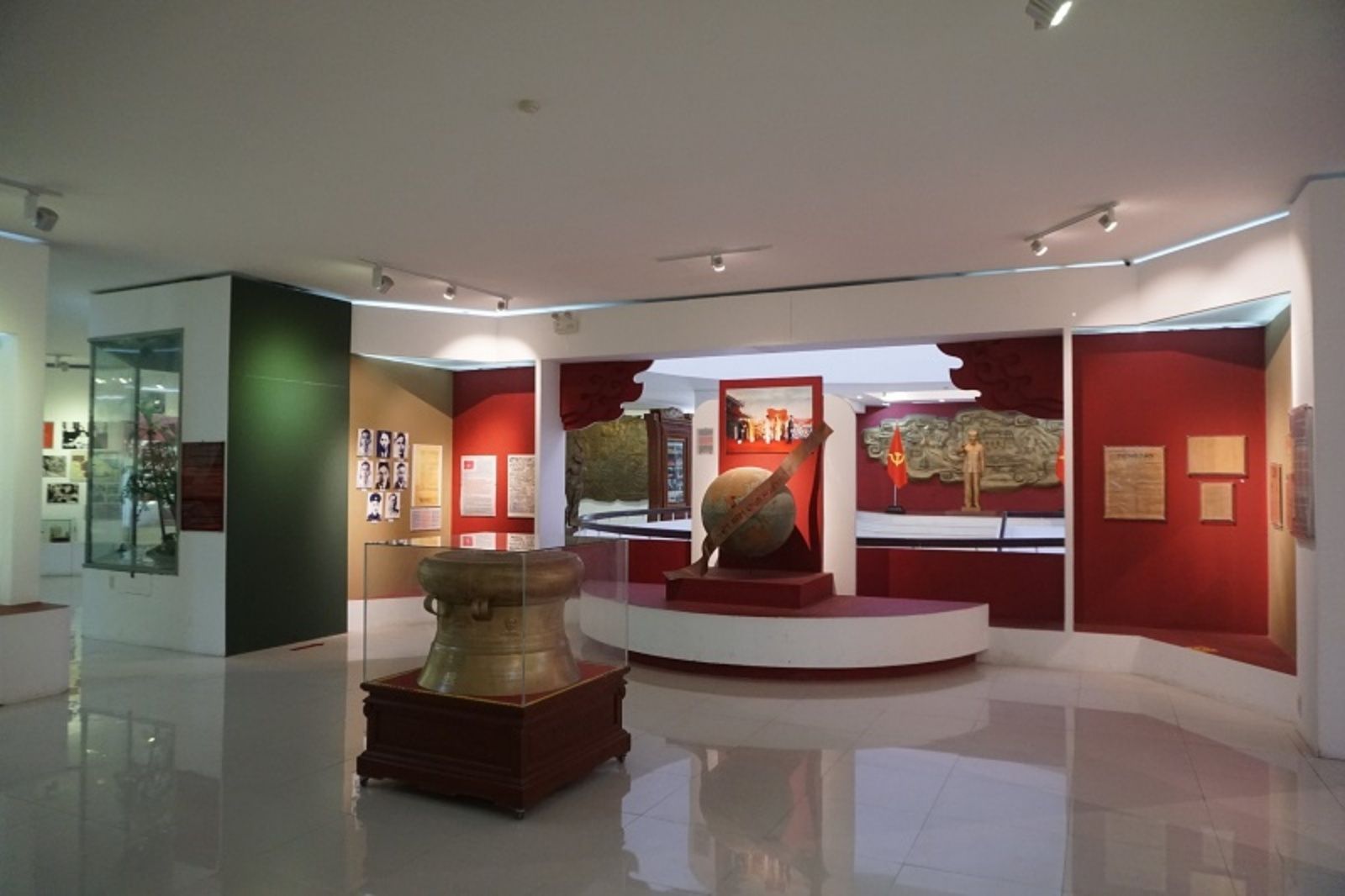 Một số hiện vật bên trong Bảo tàng