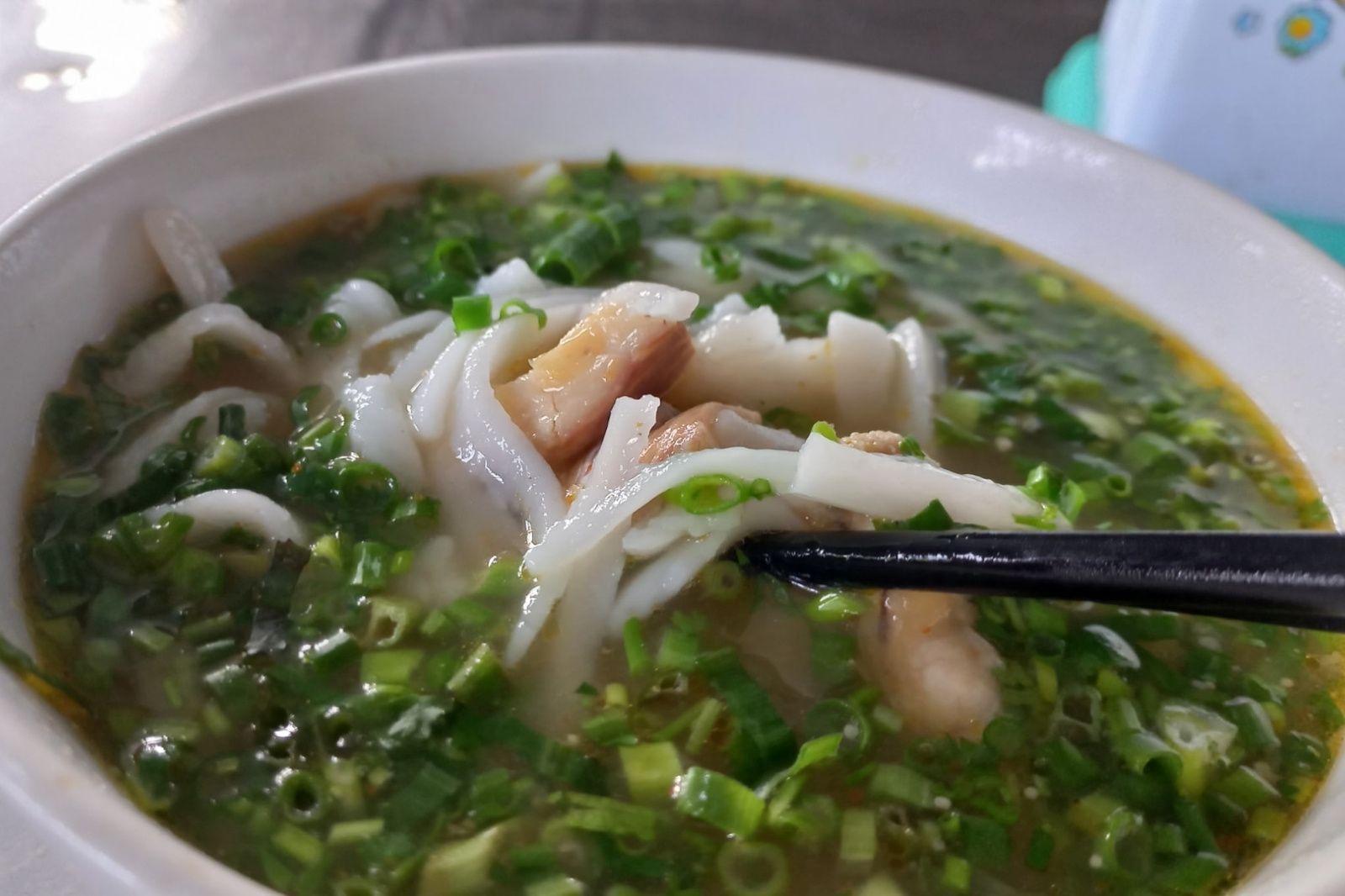 Một tô cháo vạt giường nóng hổi ngày mưa