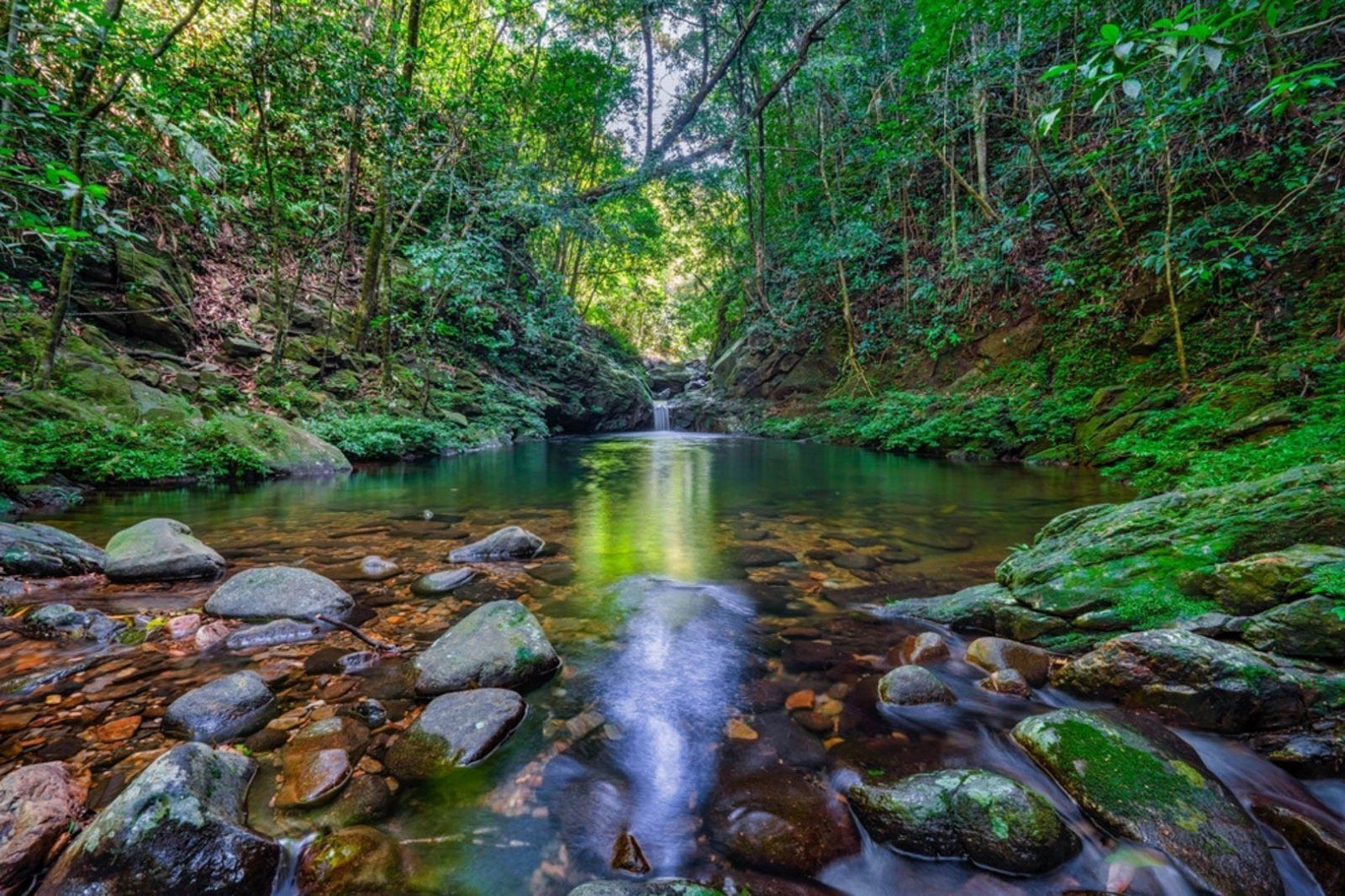 Một trong ngũ hồ Bạch Mã