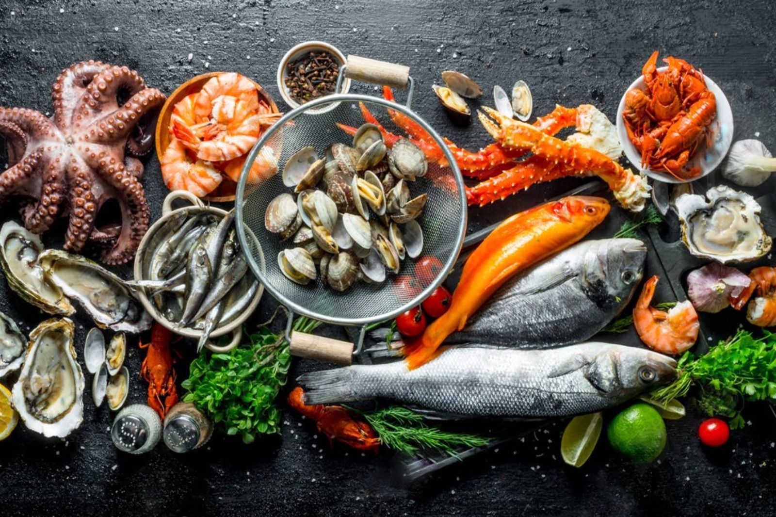 Mùa hè là thời điểm lý tưởng nhất để thưởng thức hải sản tại Quảng Bình. 