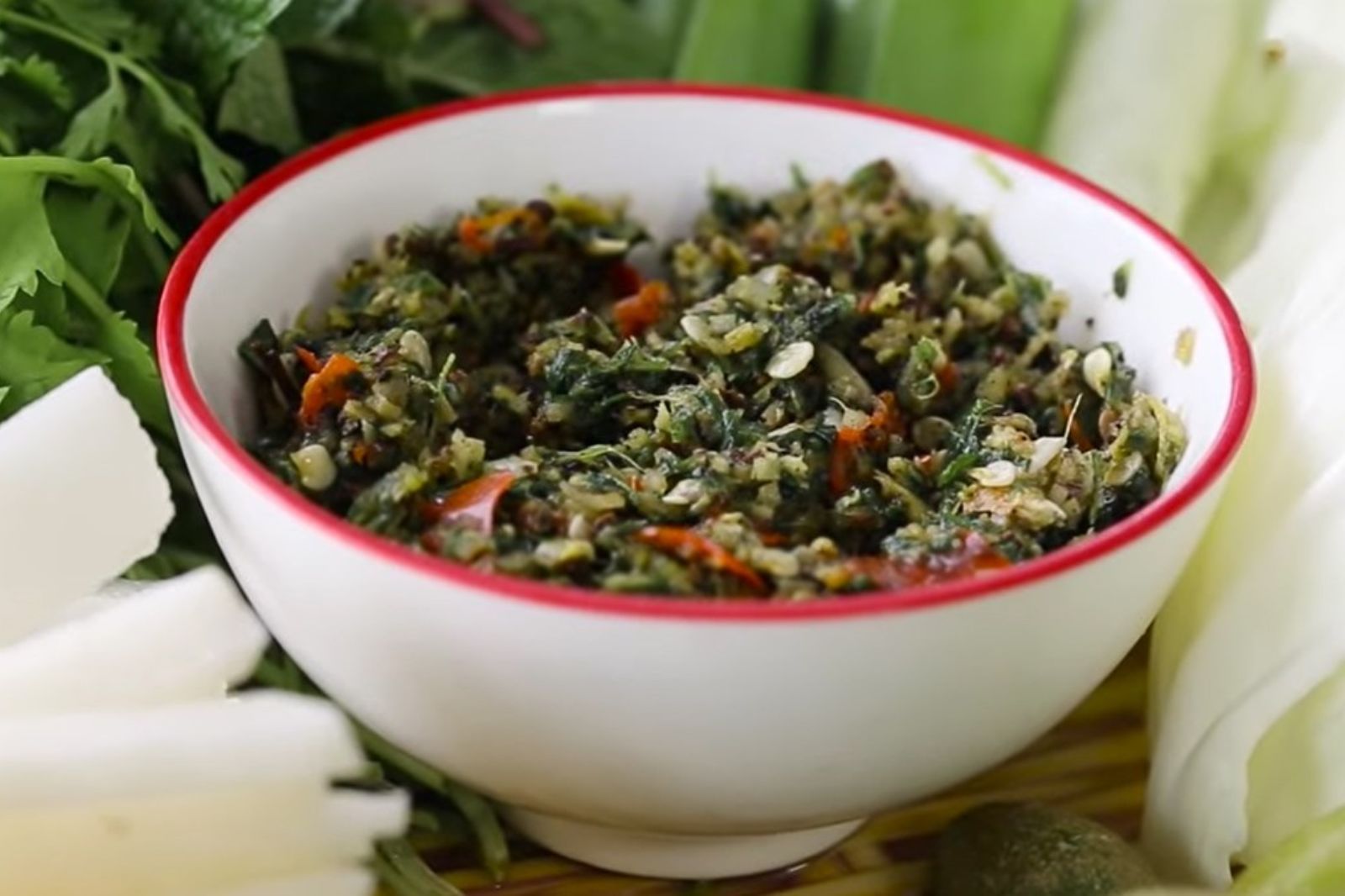 Muối cheo chính là “linh hồn” của món gà nướng đặc sản này